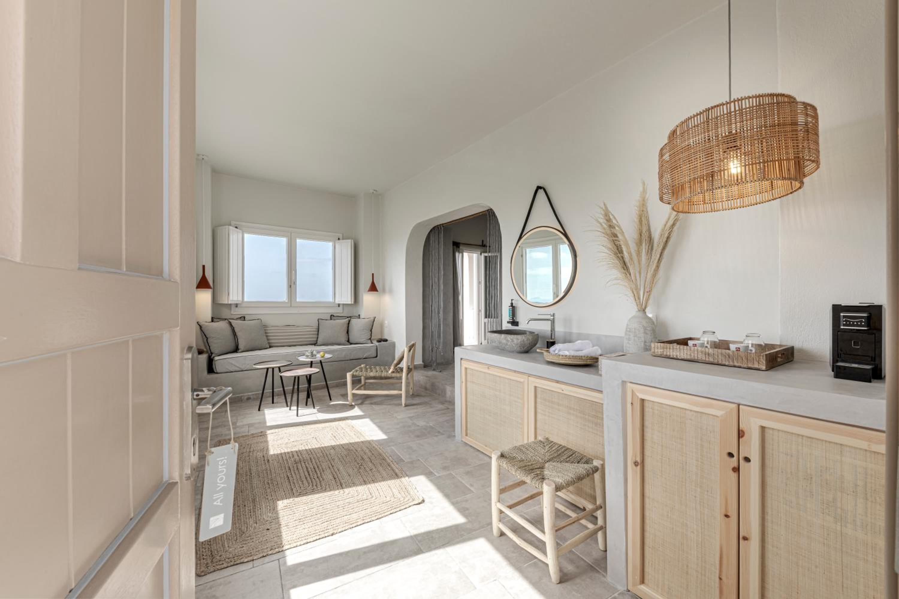 Suite with Hot Tub - Photo 28