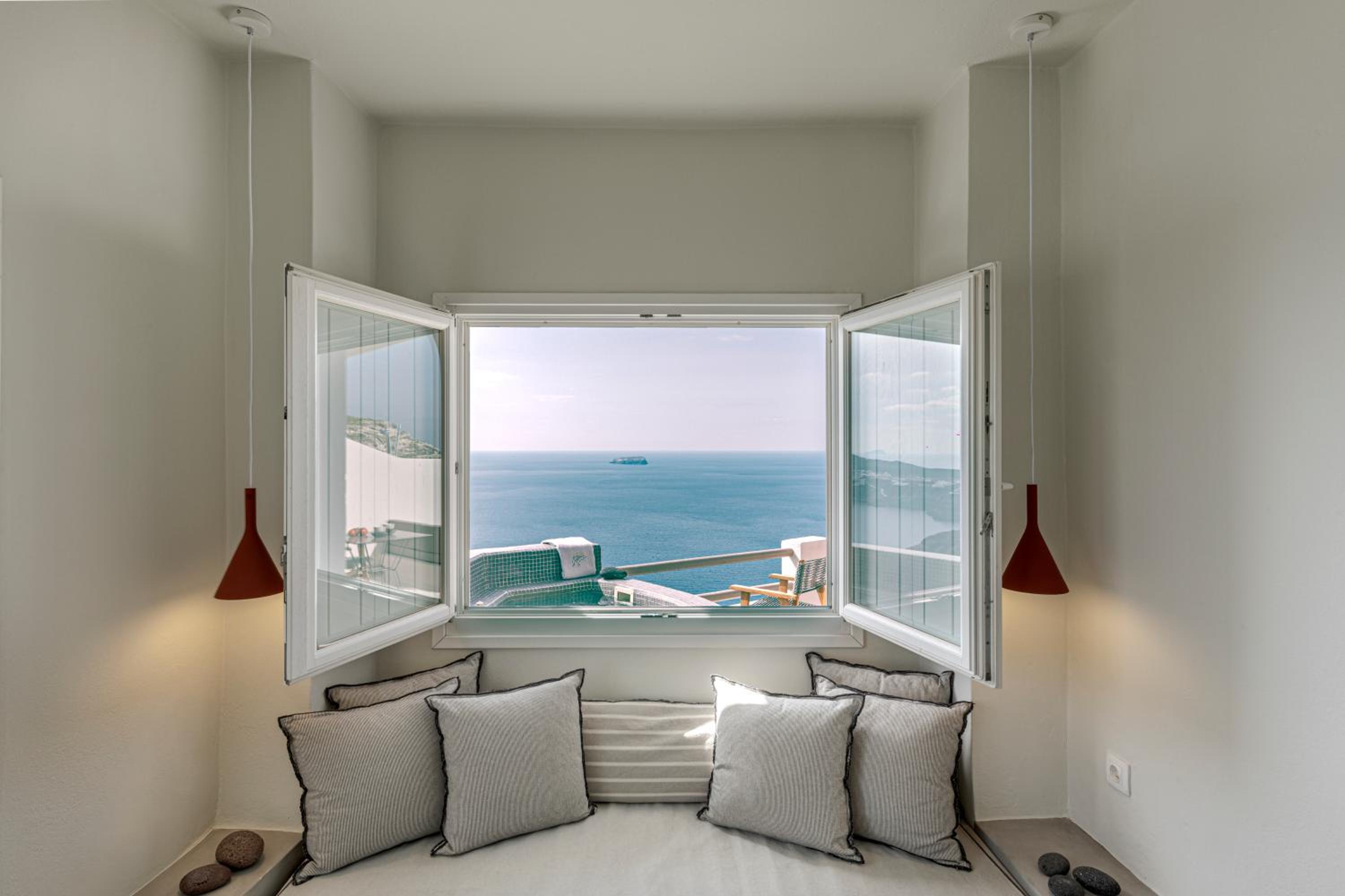 Suite with Hot Tub - Photo 26