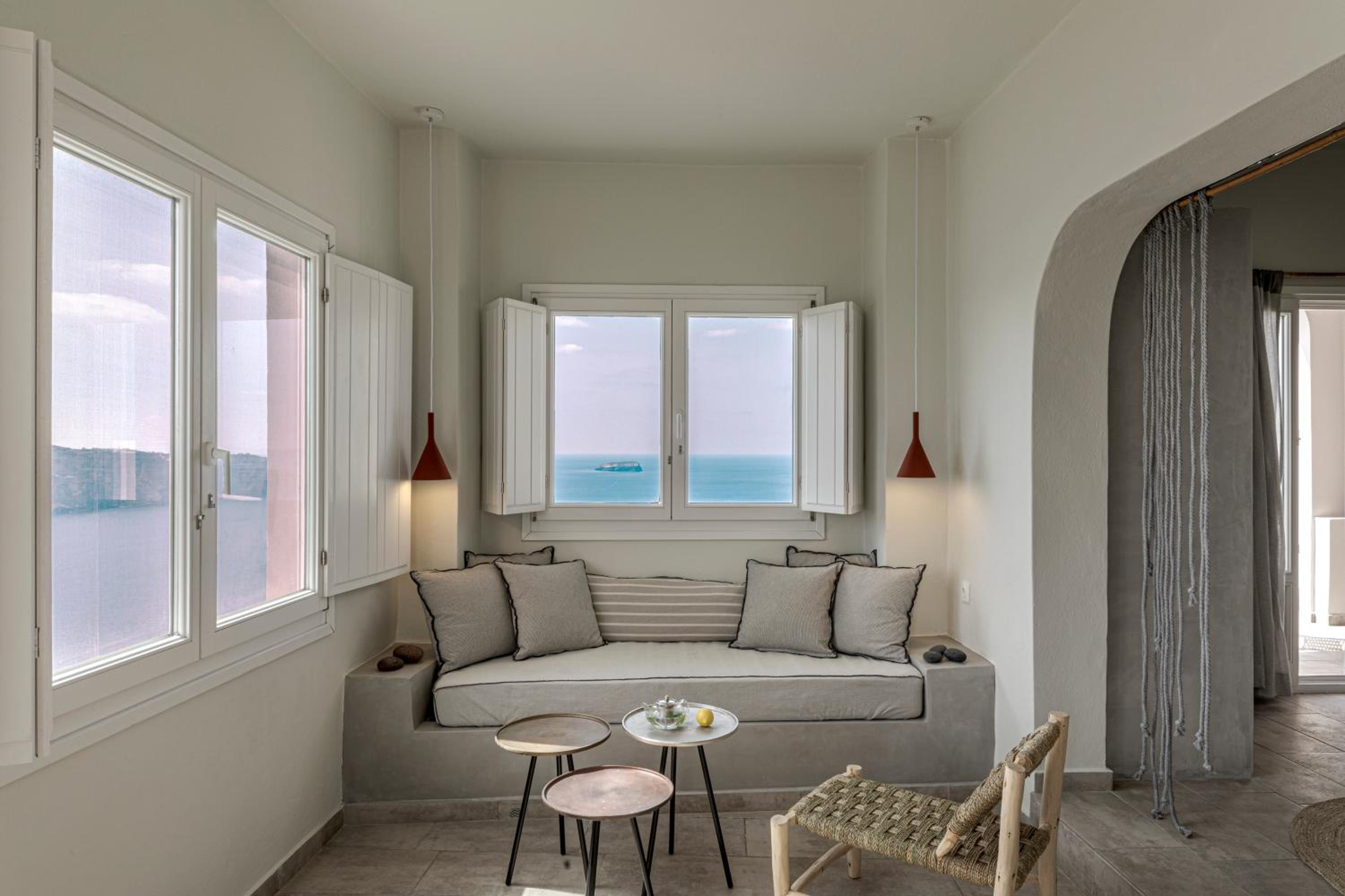 Suite with Hot Tub - Photo 8