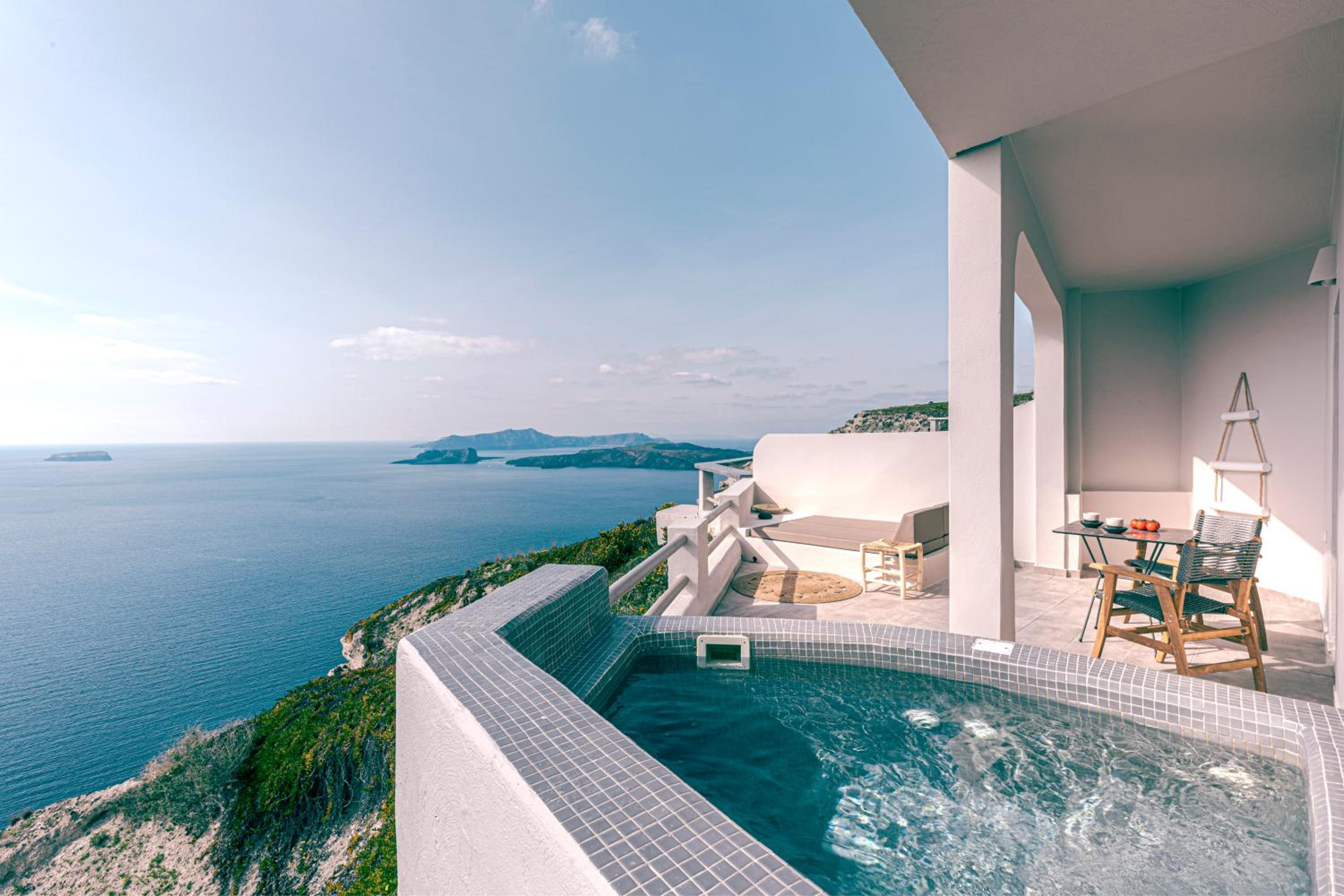 Suite with Hot Tub - Photo 18