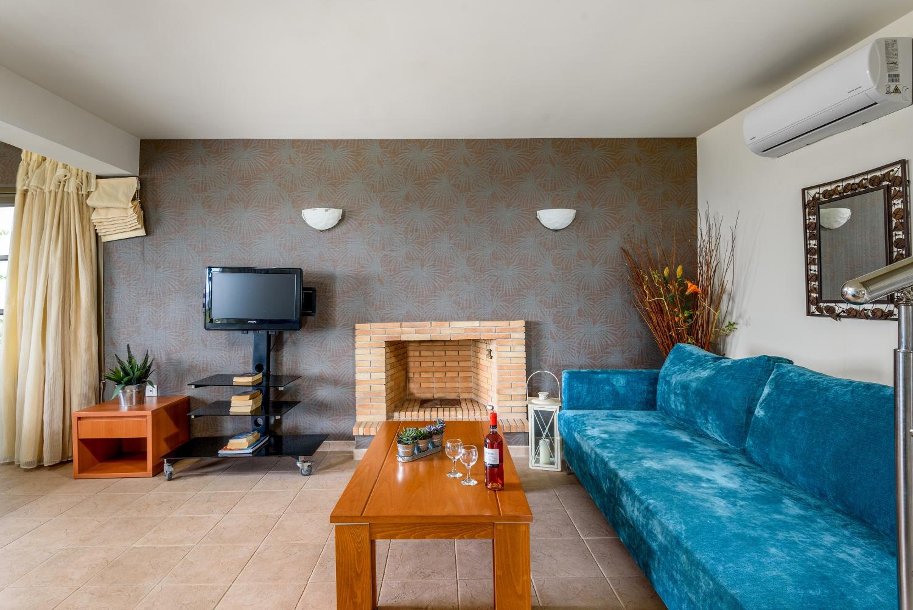 Athena Villa photo 1