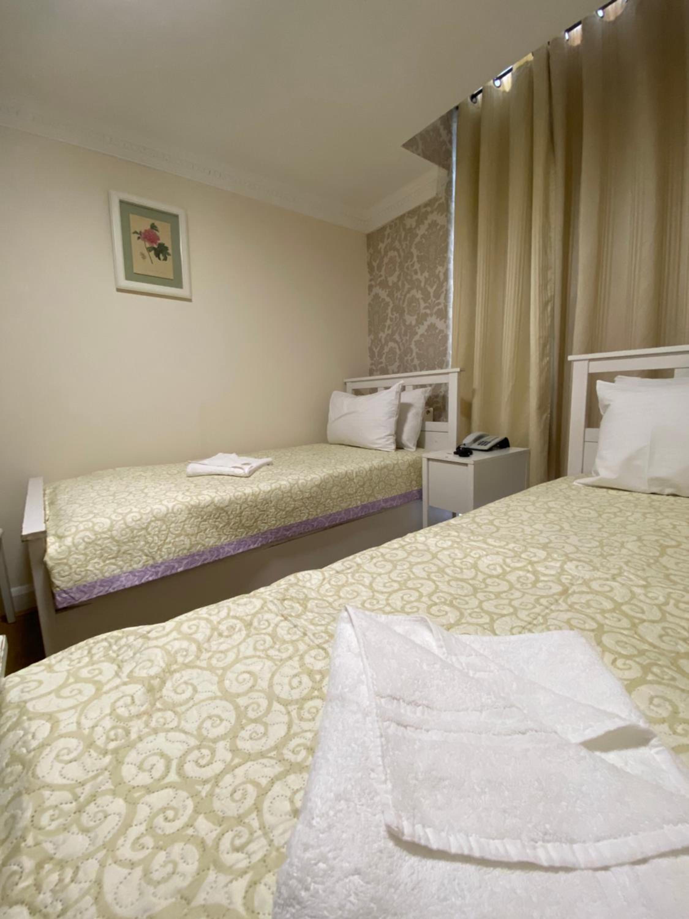 Twin Room with Balcony photo 1