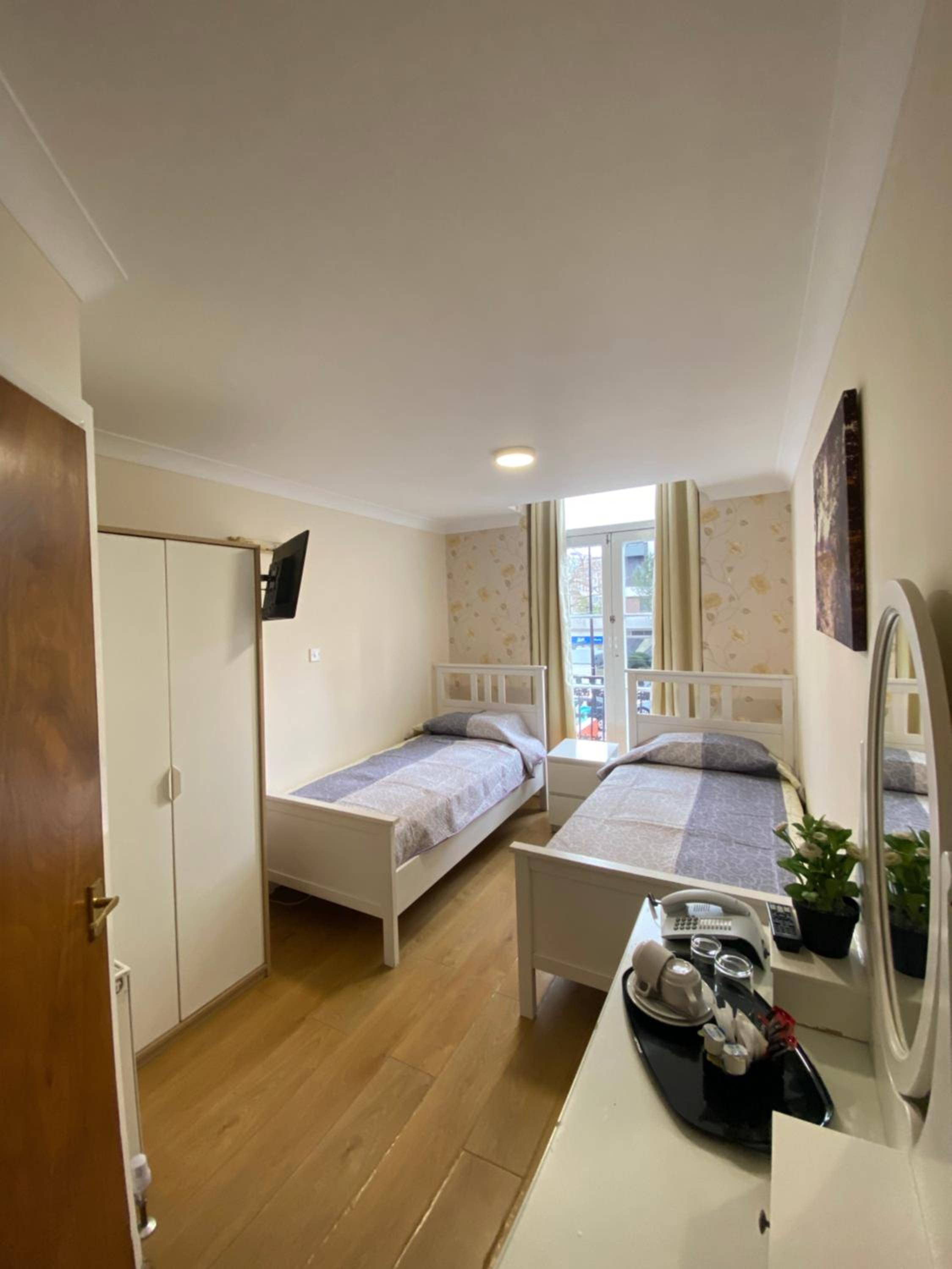 Twin Room with Balcony photo 2