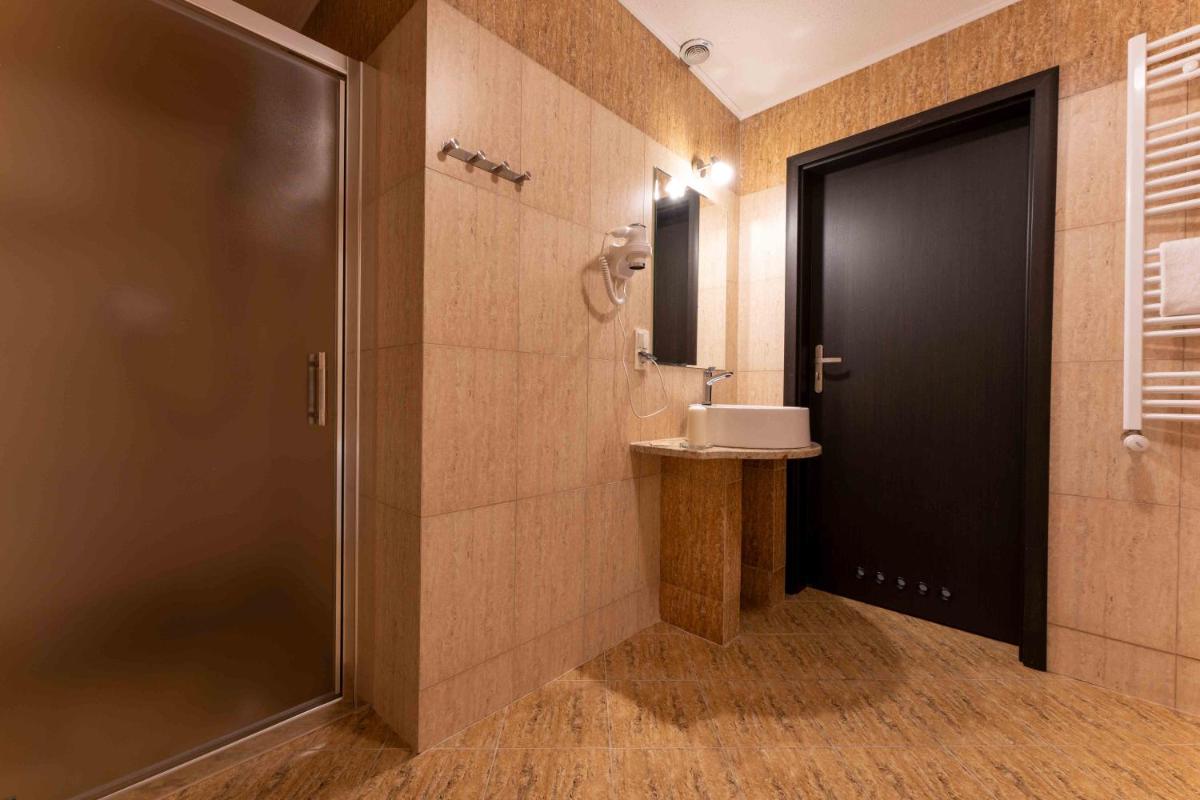 Deluxe Double Room with Bath photo 2