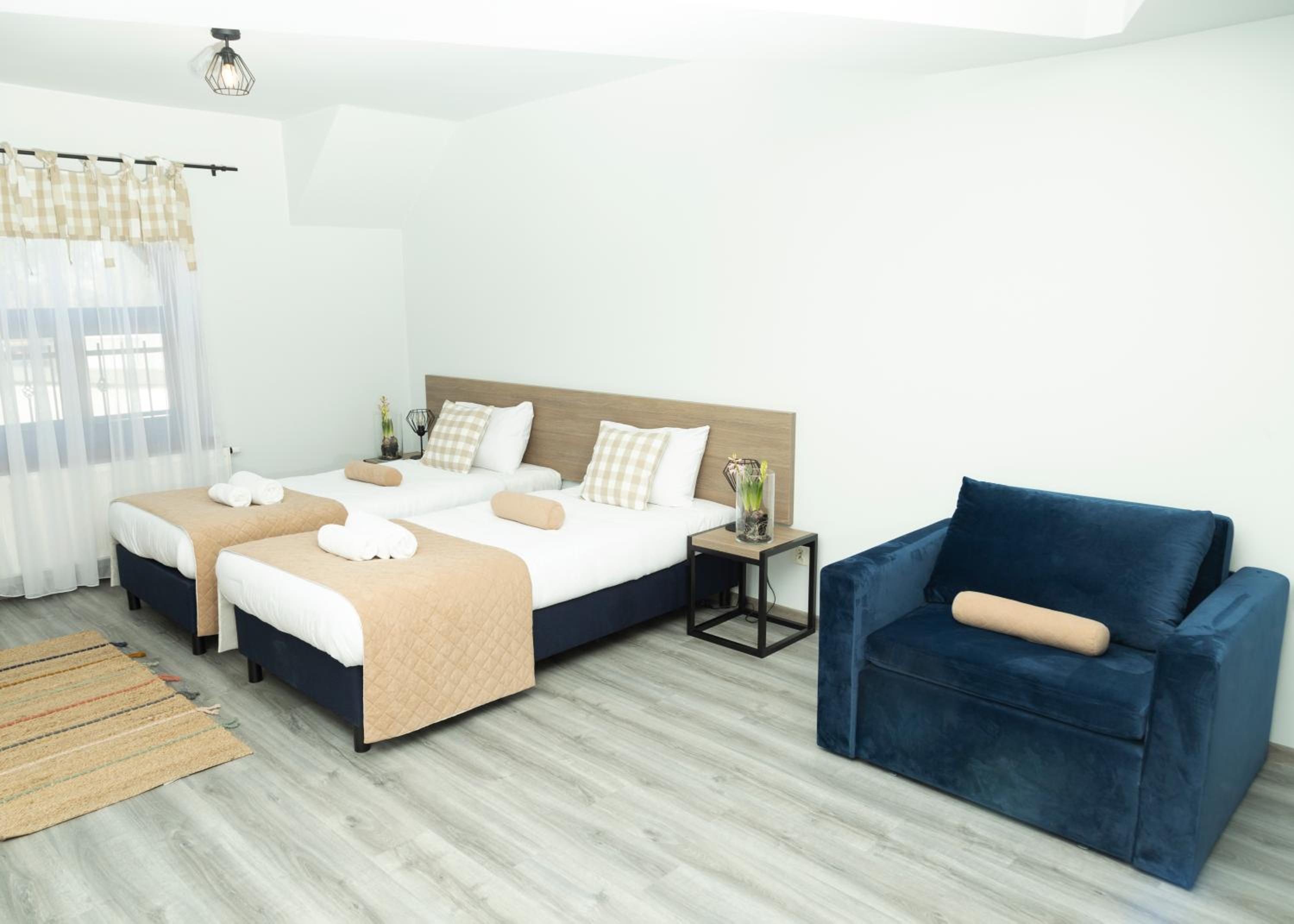 Deluxe Double Room with Shower photo 2