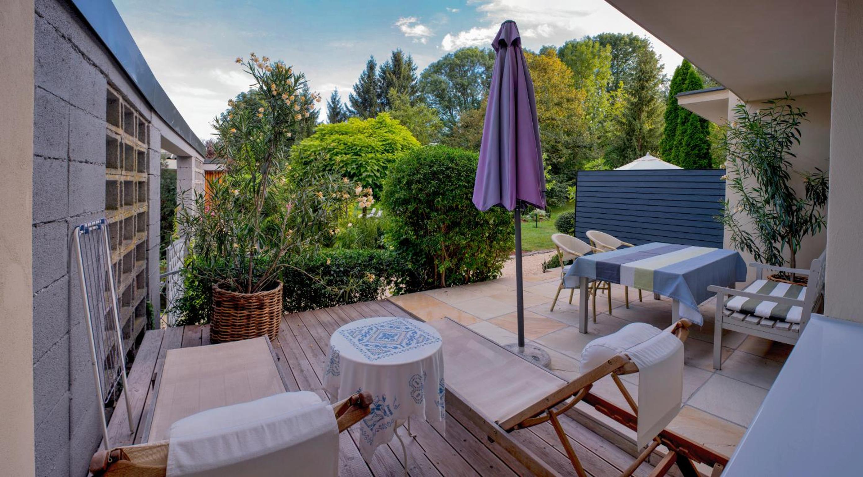 One-Bedroom Apartment with Balcony photo 2