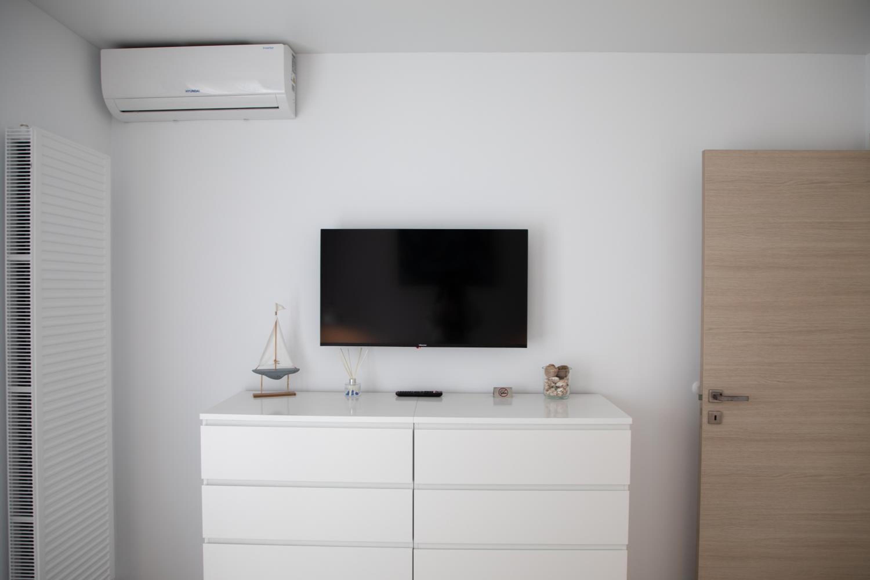 Two-Bedroom Apartment - Photo 4