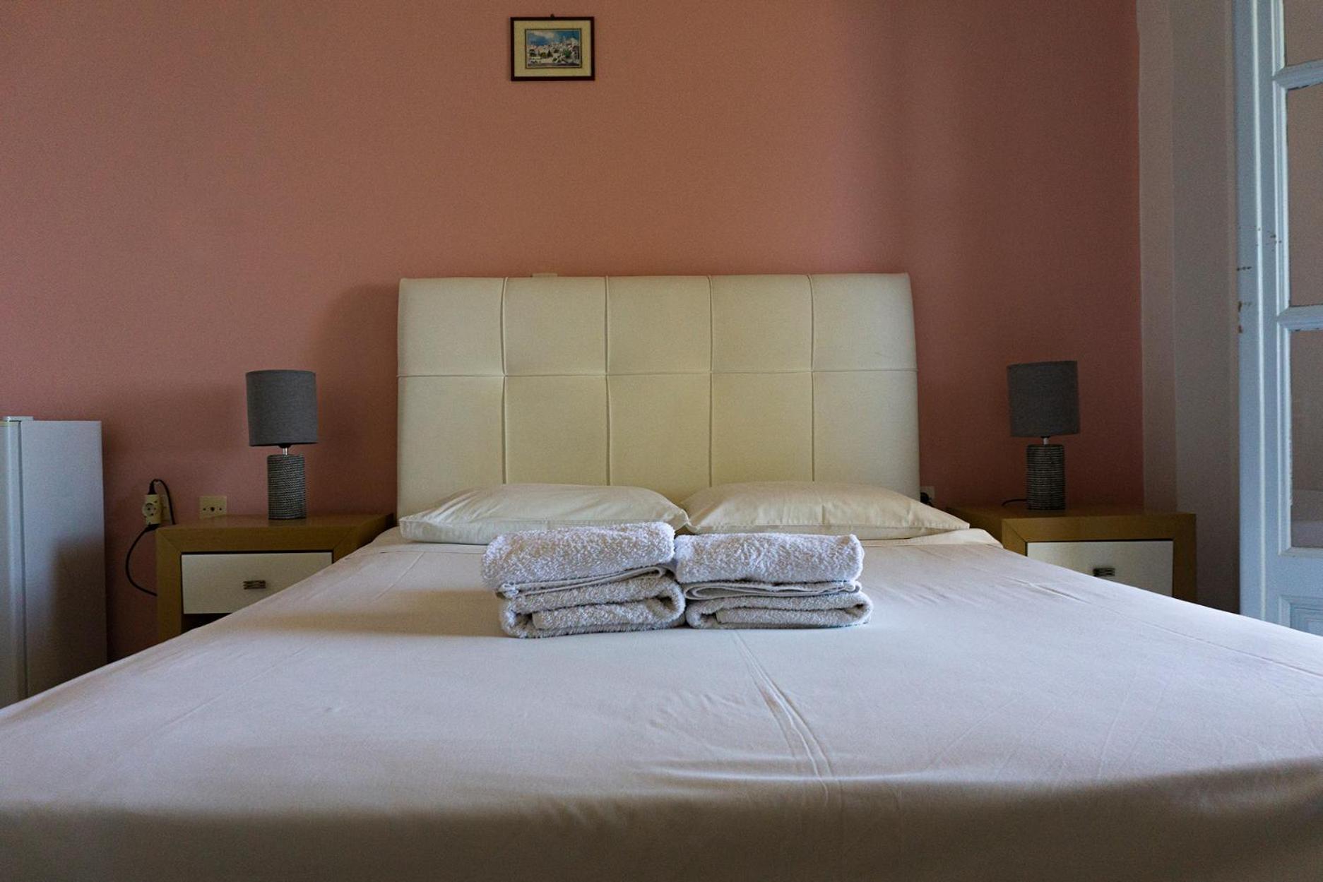 Double or Twin Room with Sea View - Photo 2