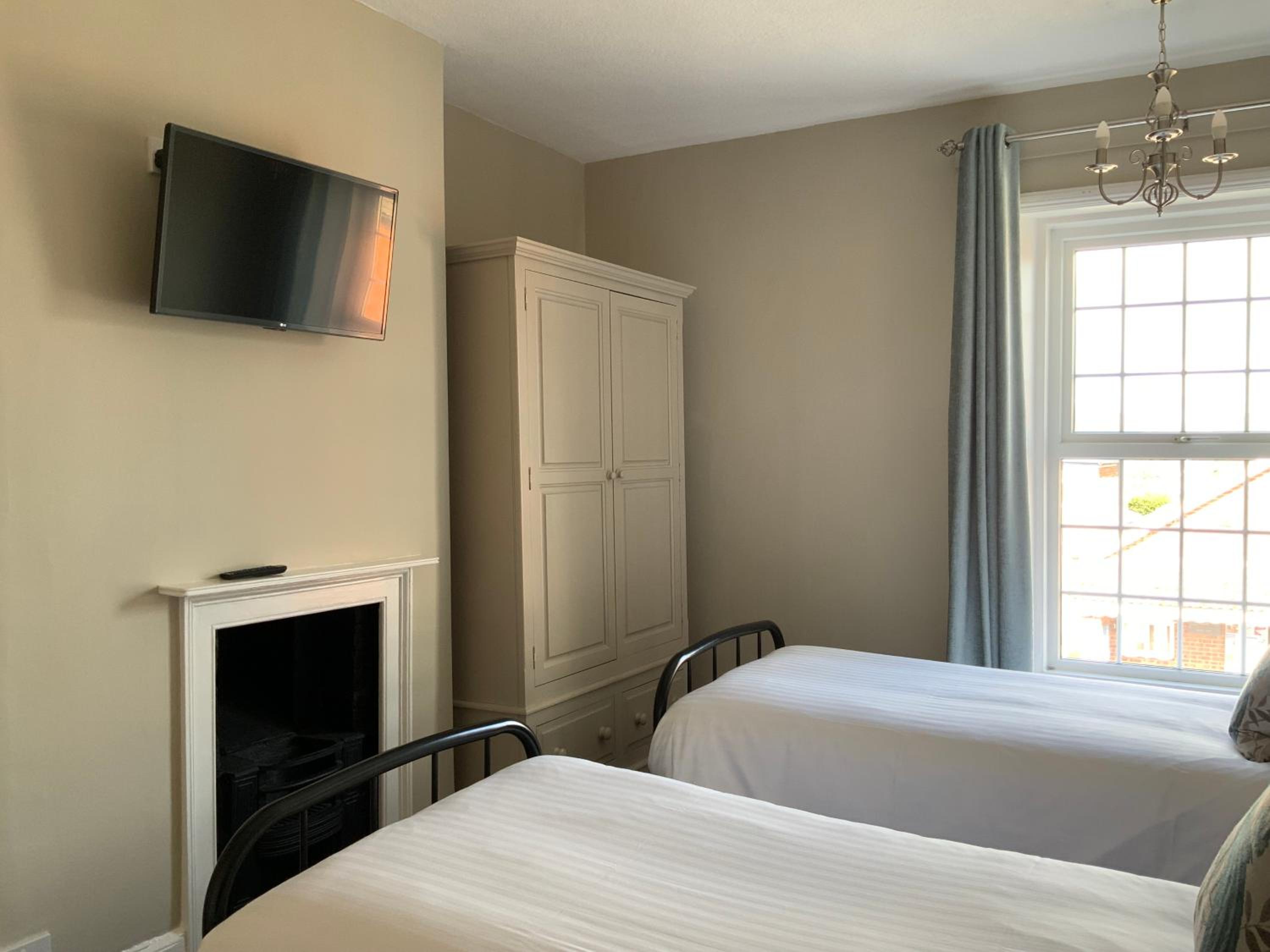 Standard Twin Room photo 3