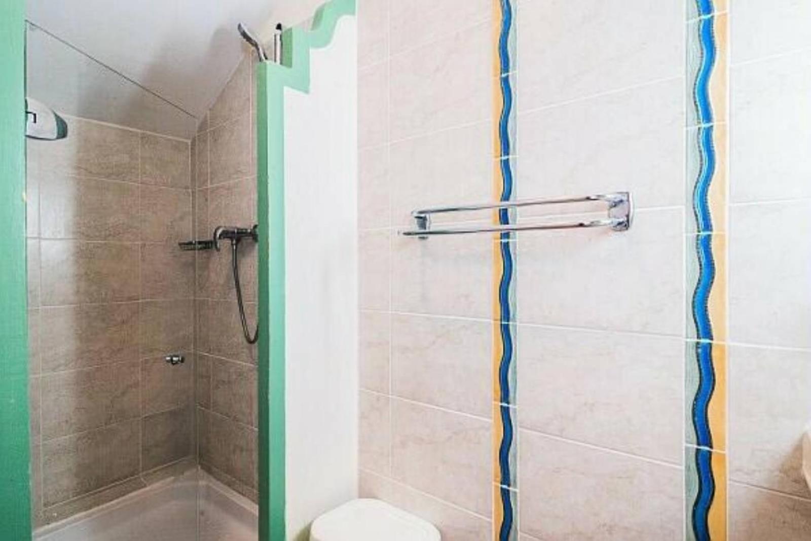Select Two-Bedroom Apartment (6 People)