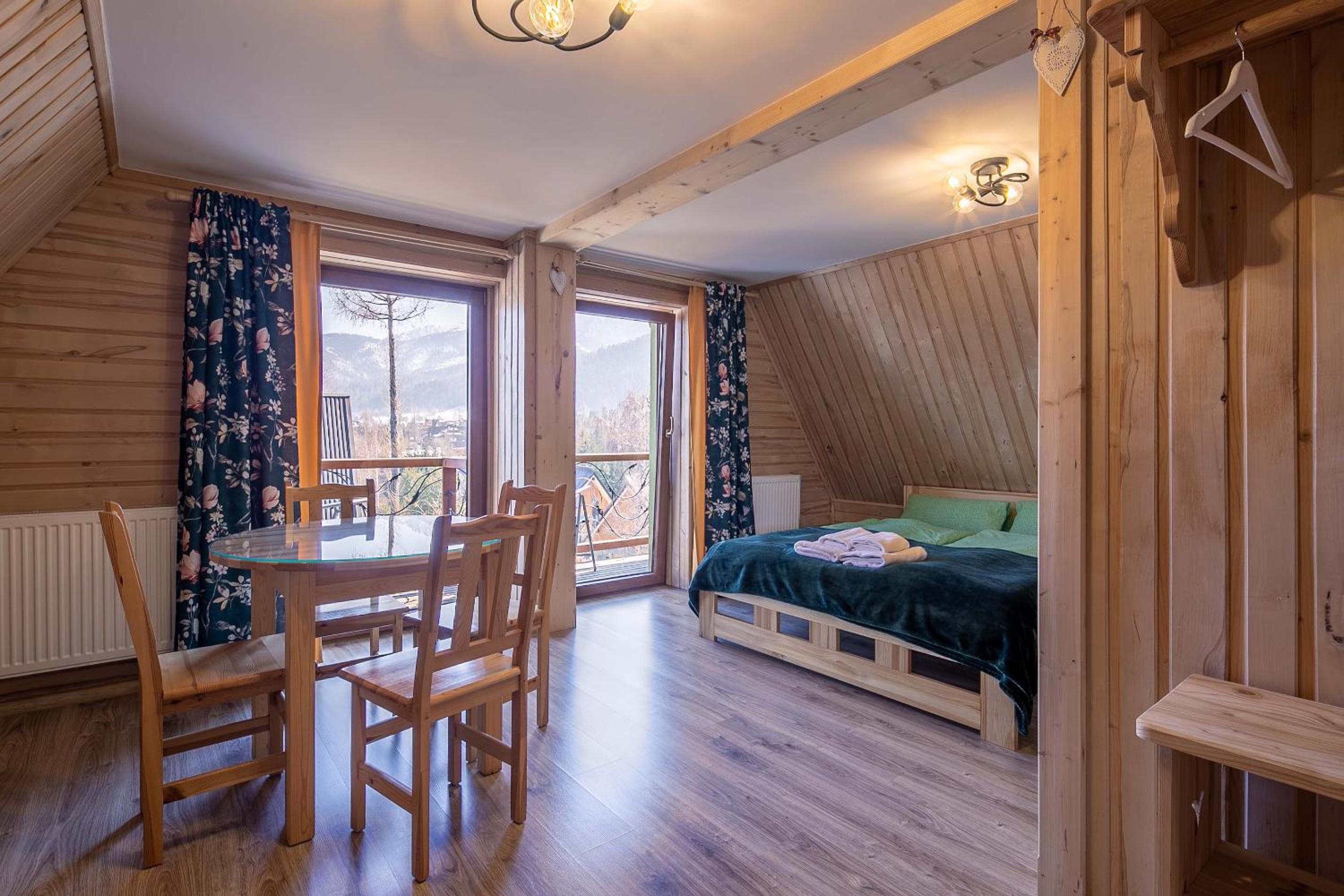 Quadruple Room with Mountain View photo 3