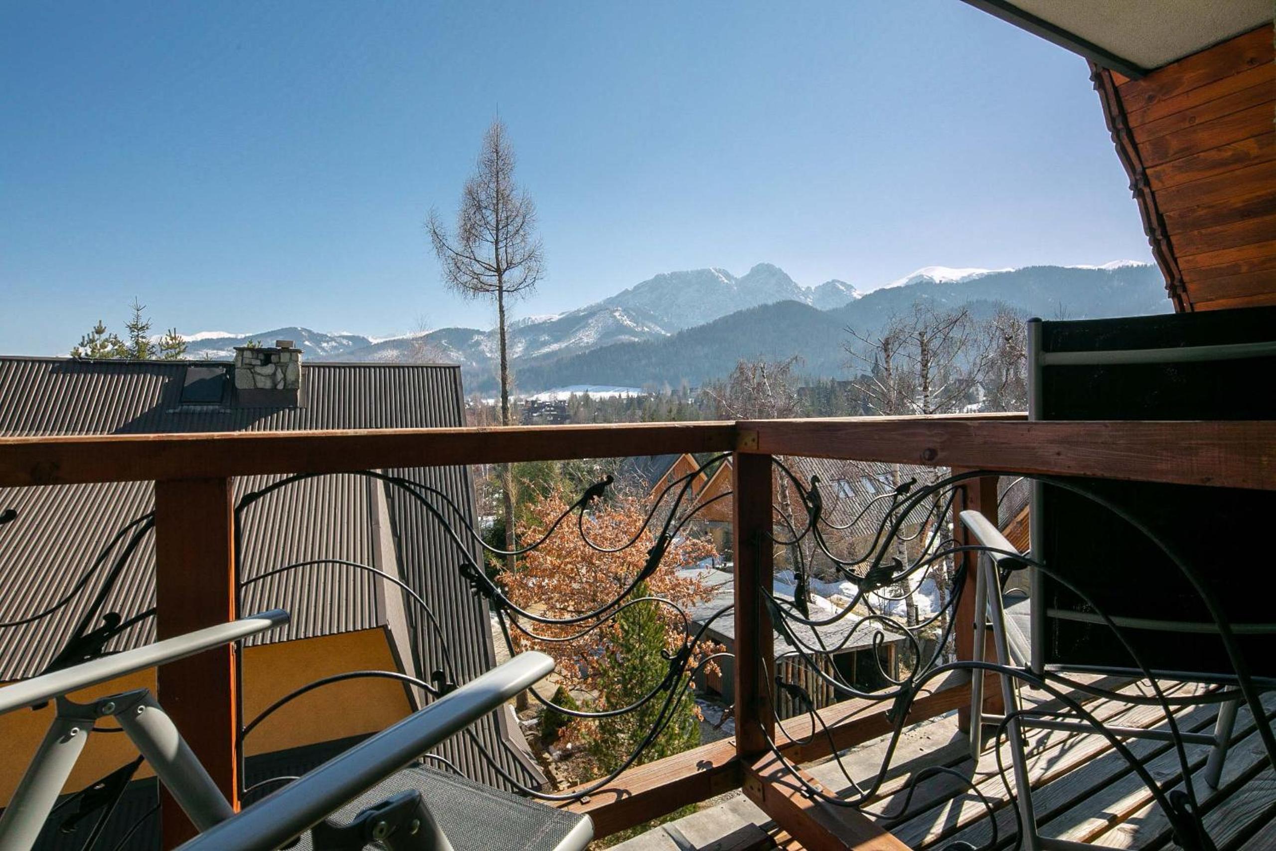 Quadruple Room with Mountain View photo 1