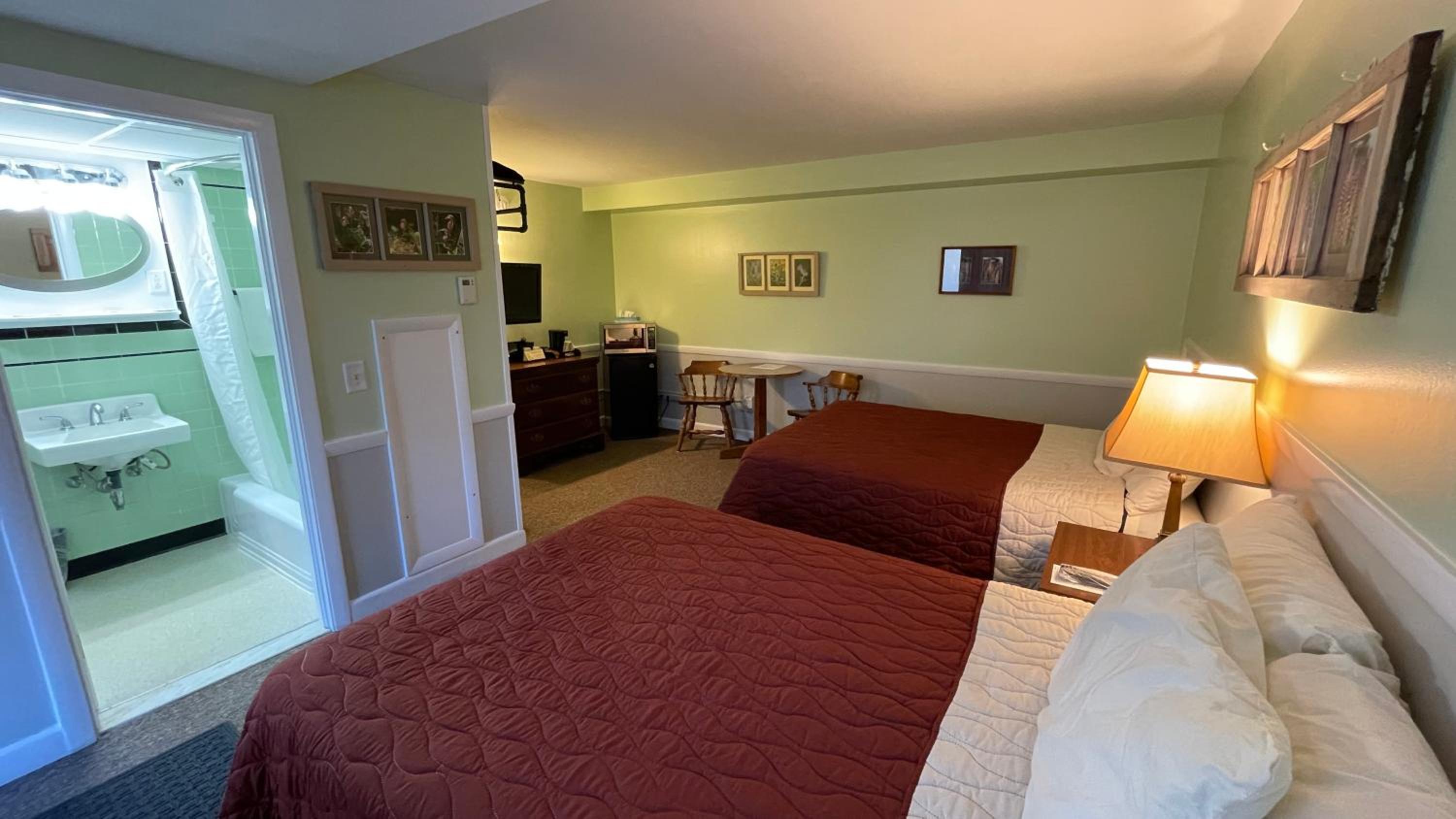 Double Room with Two Double Beds - 1 Dog allowed photo 1