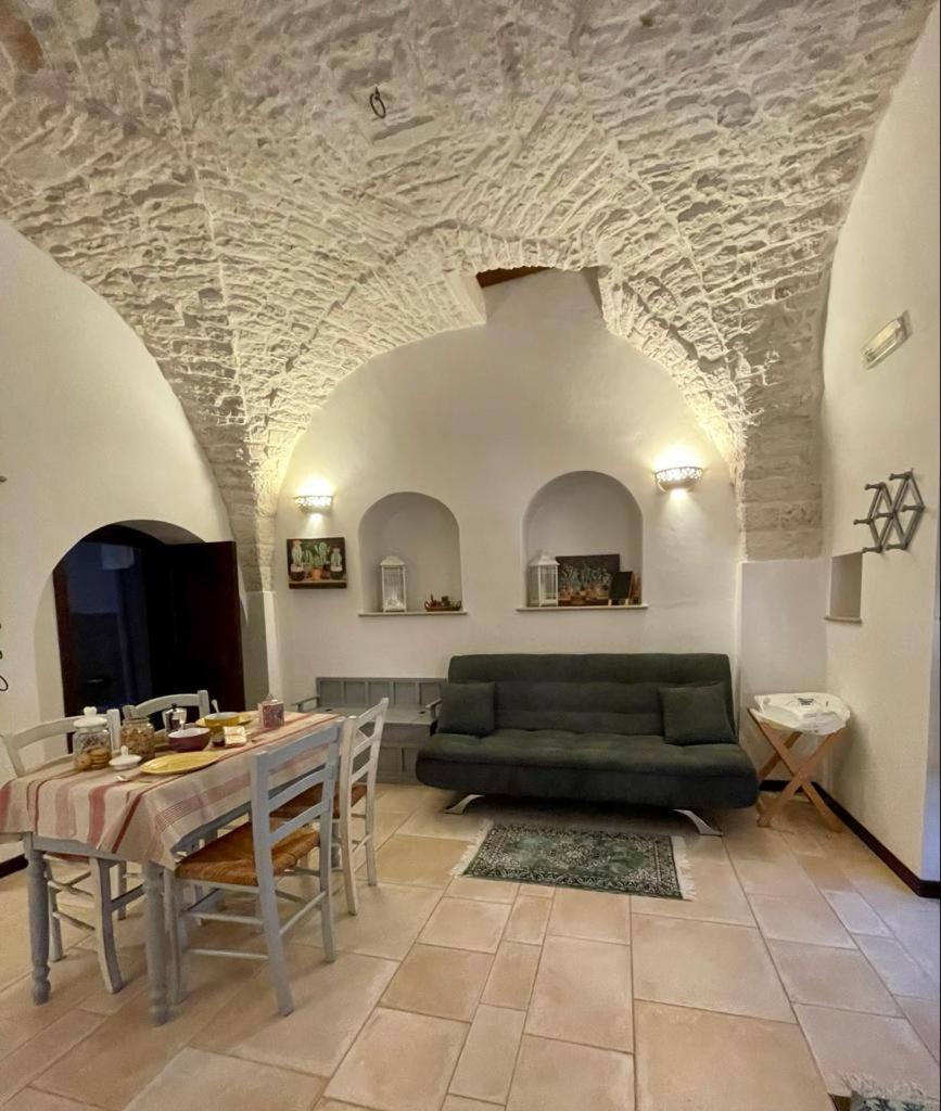 One-Bedroom House - Photo 29
