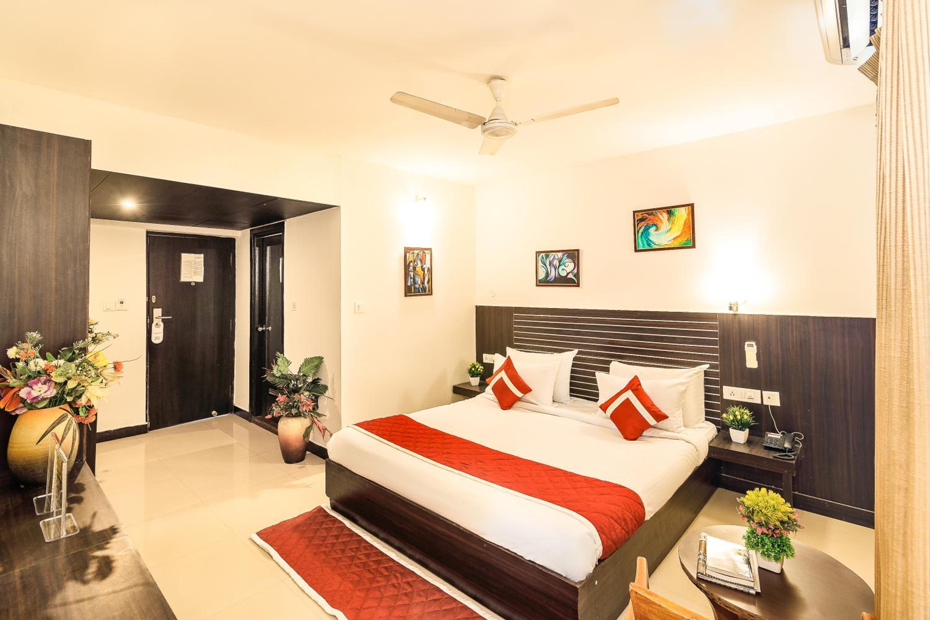 Budget Double Room - Photo 12
