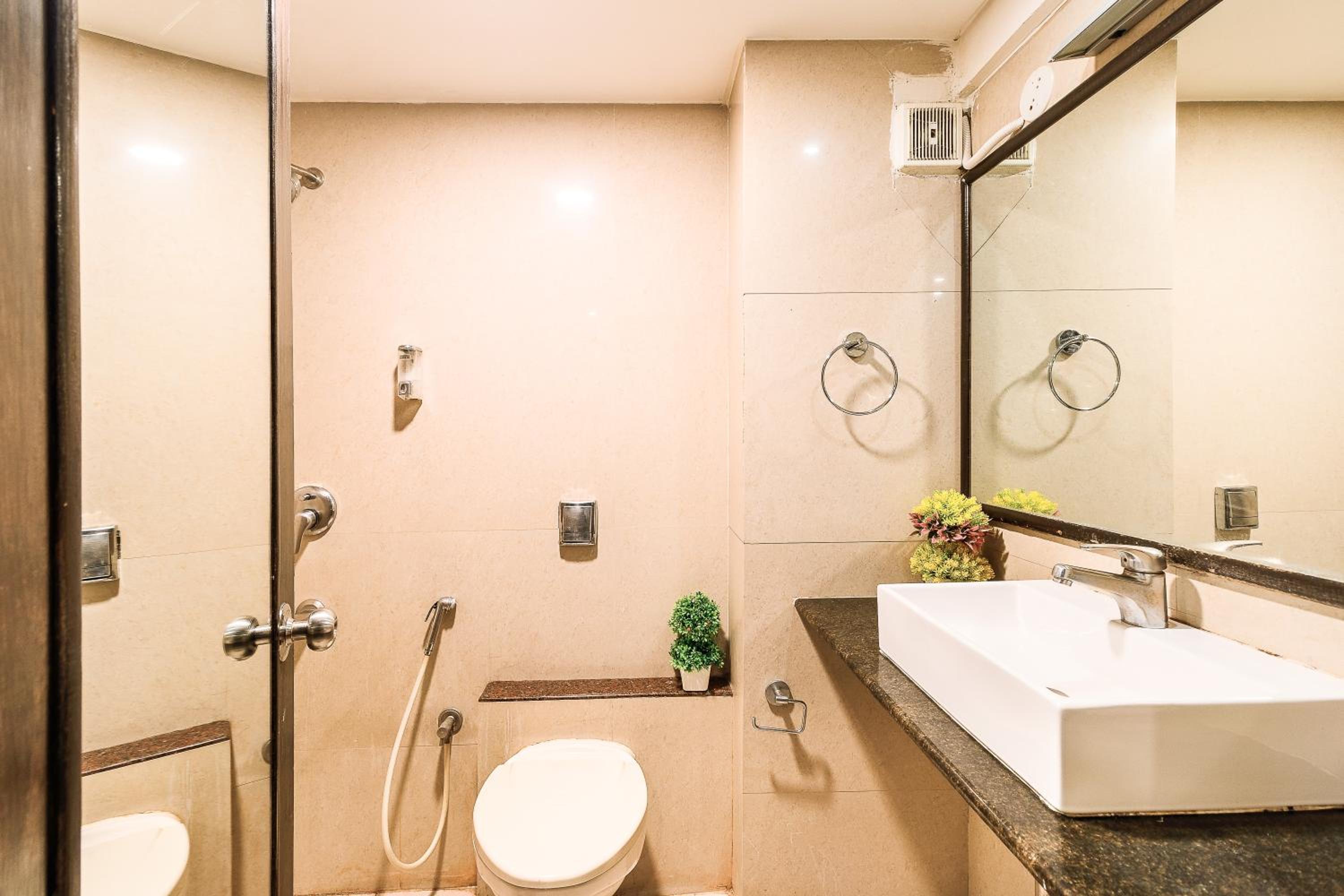 Budget Double Room - Photo 4