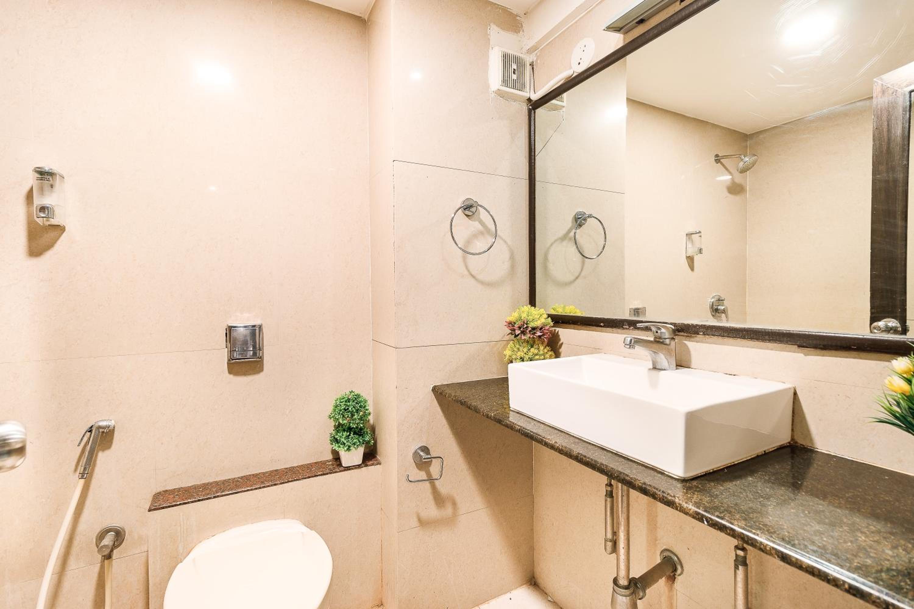 Budget Double Room - Photo 2