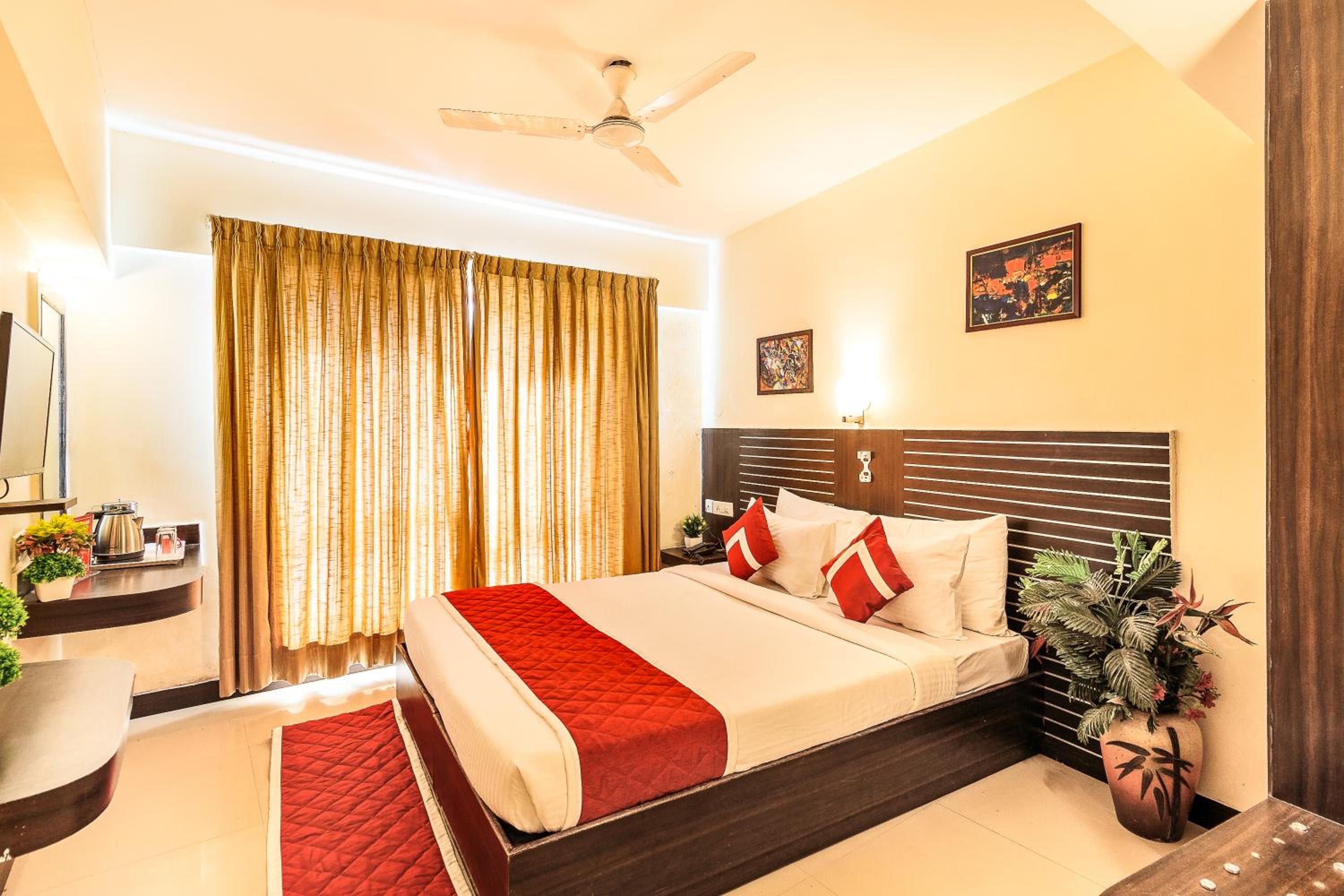 Budget Double Room - Photo 8