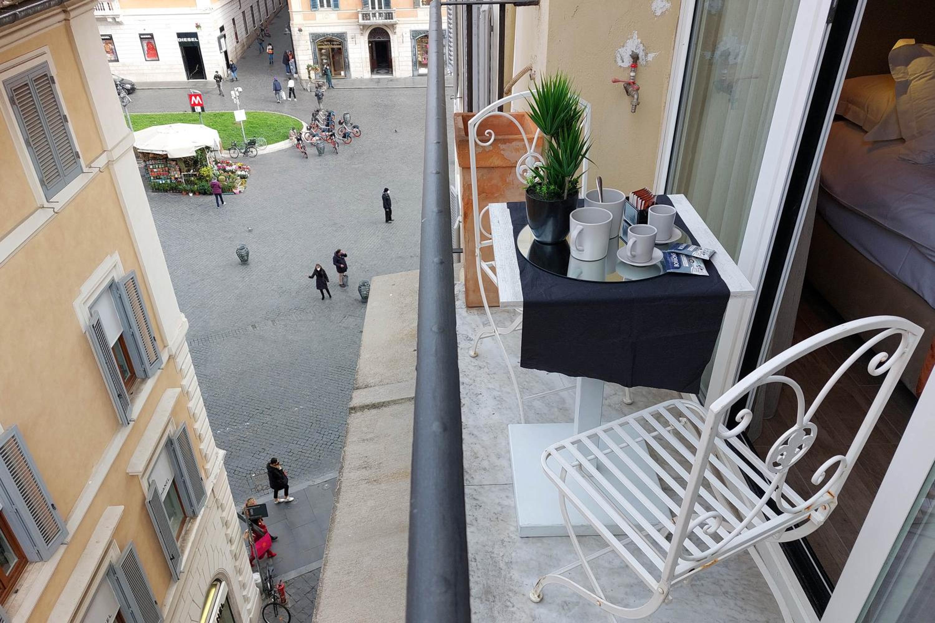 Suite with Balcony photo 3