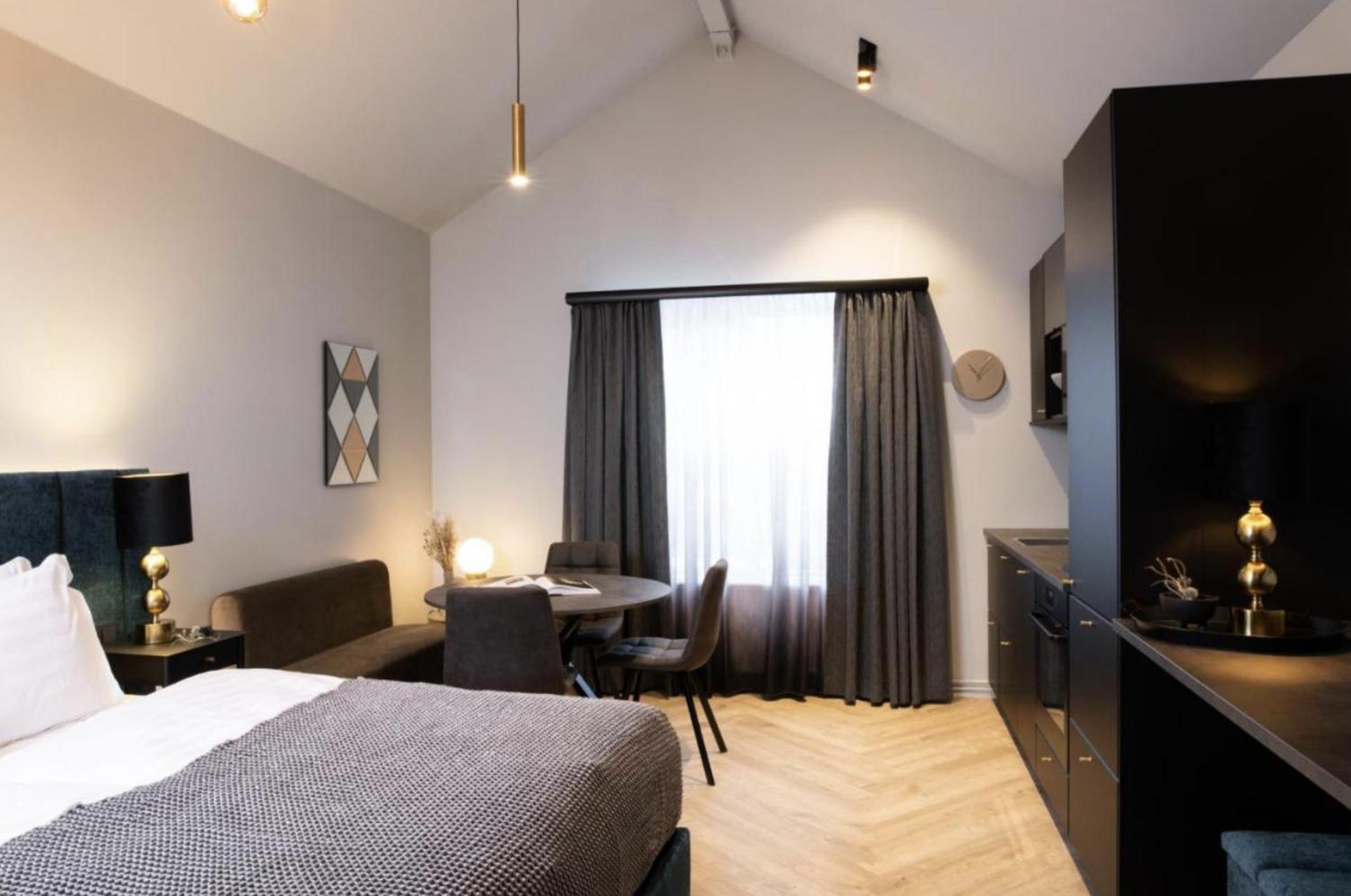 Studio Apartment - Photo 4