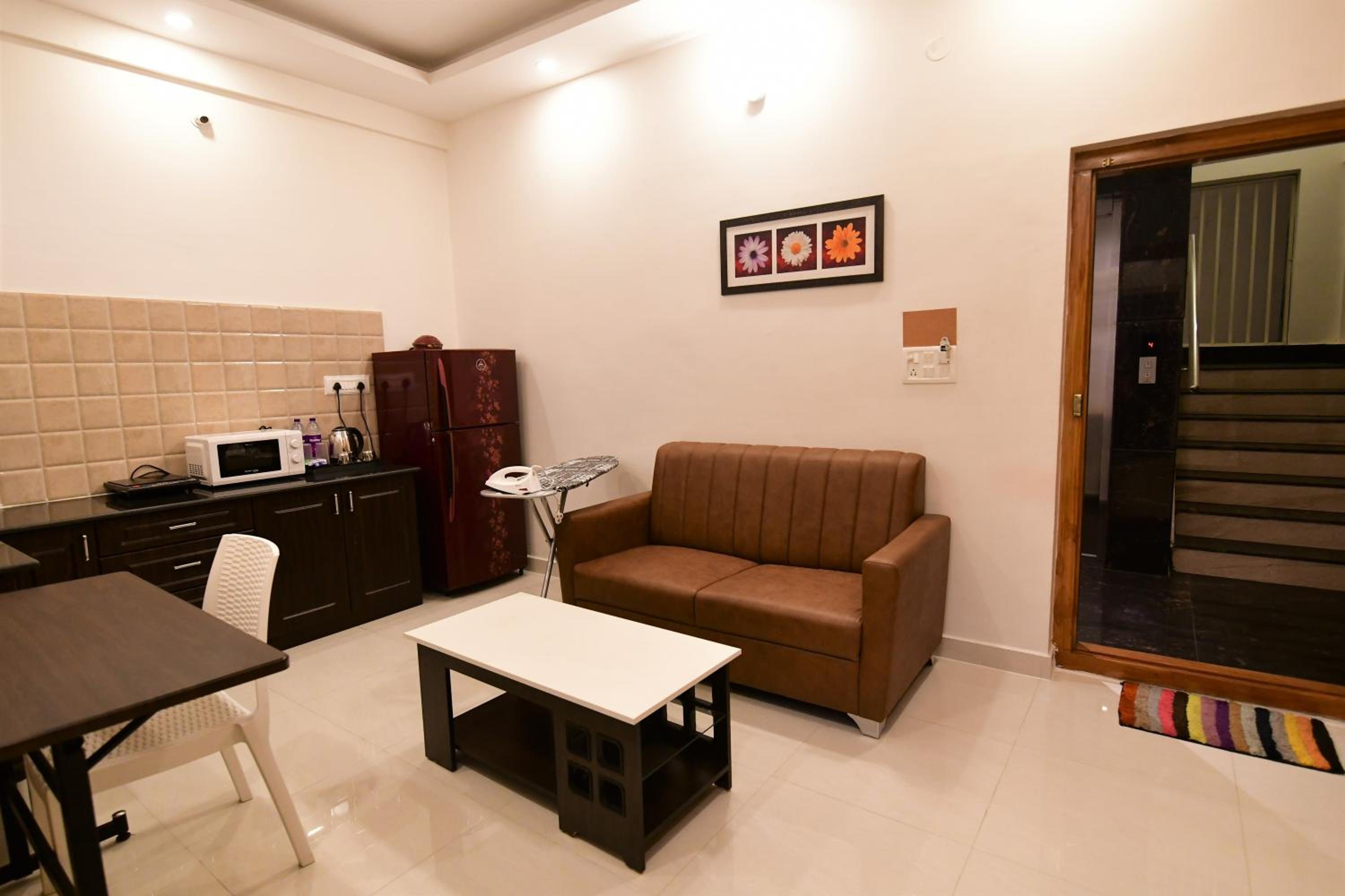 One-Bedroom Apartment - Photo 23