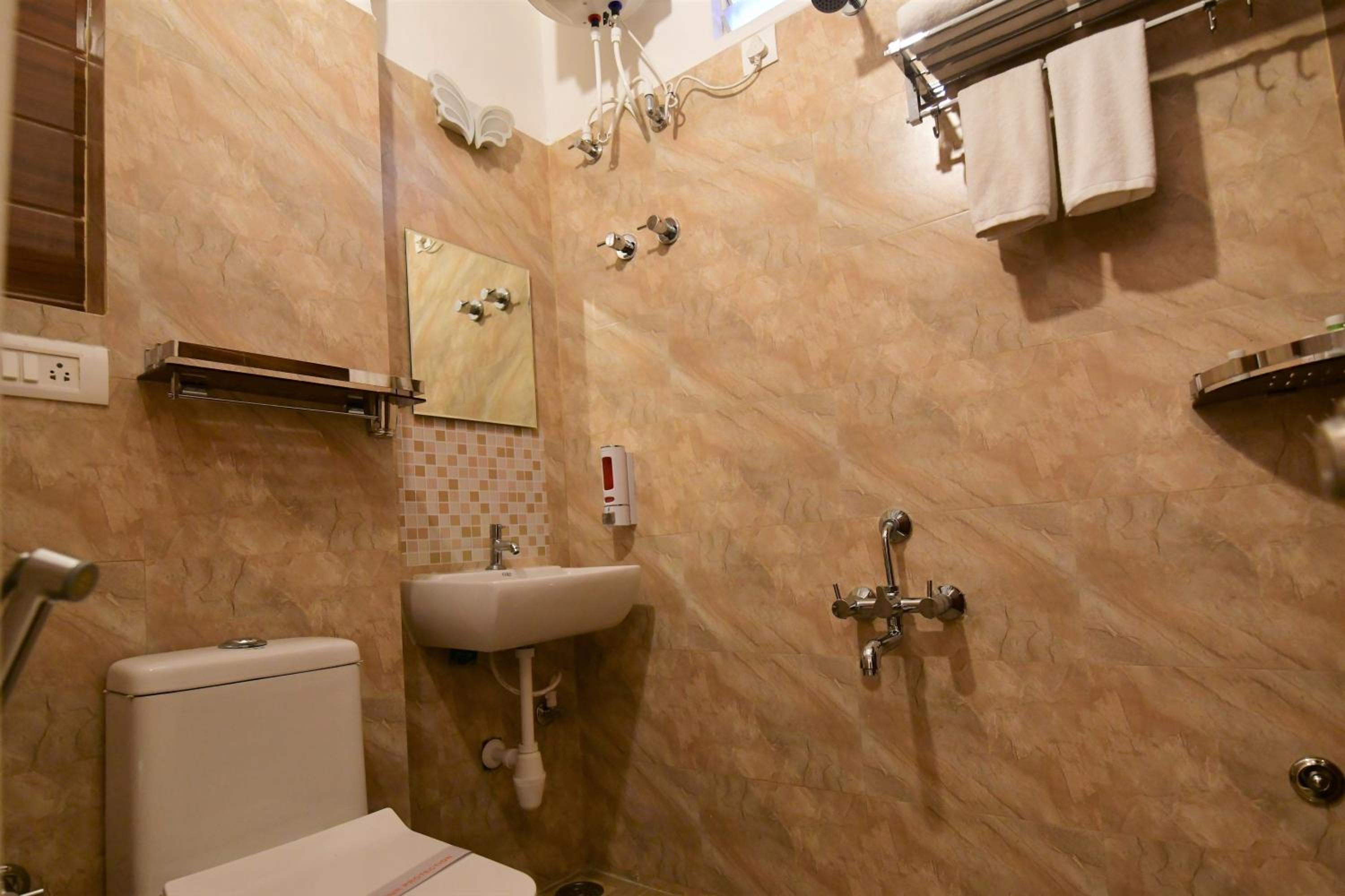 One-Bedroom Apartment - Photo 21