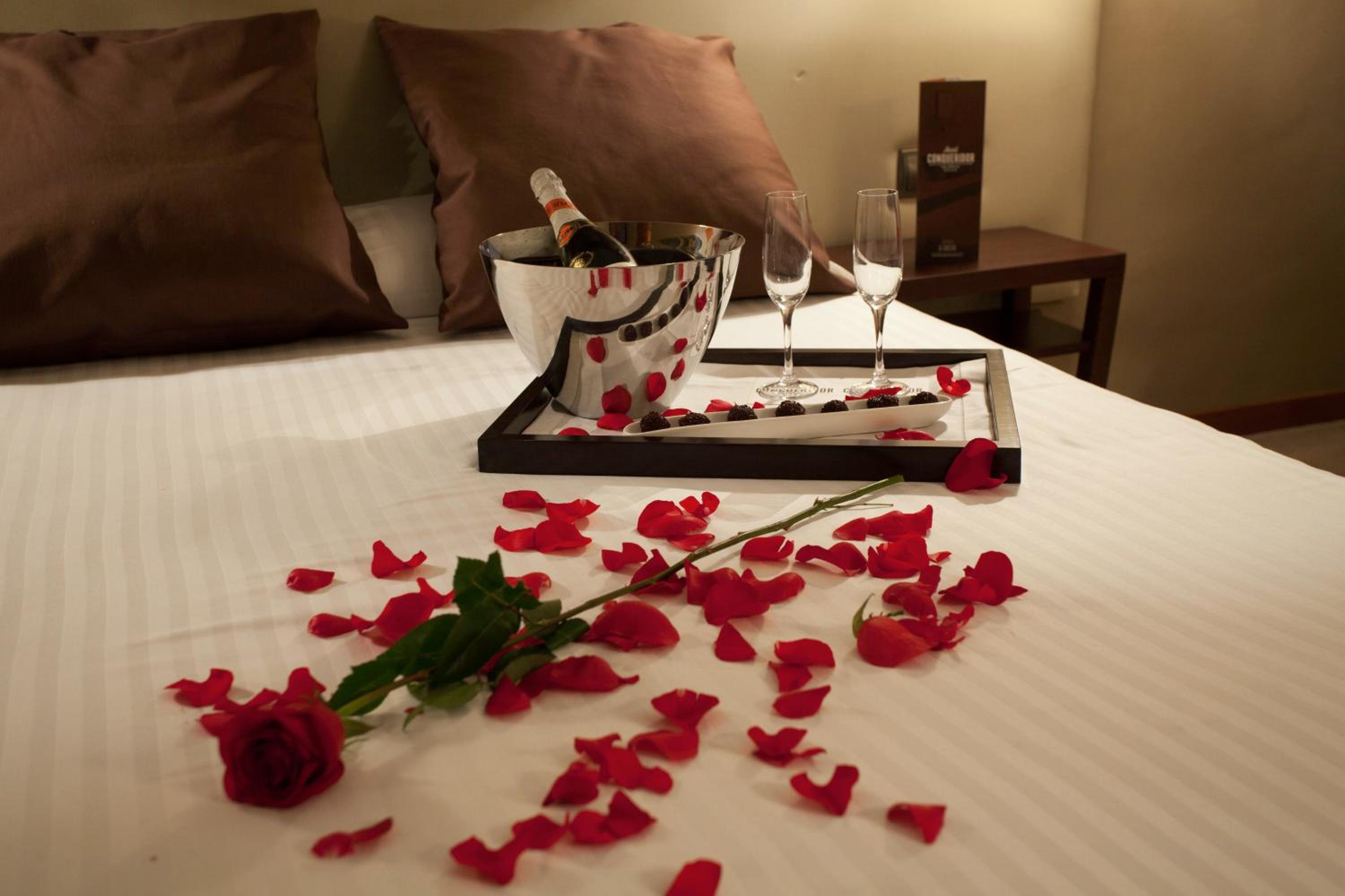 Double or Twin Room thumbnail 6