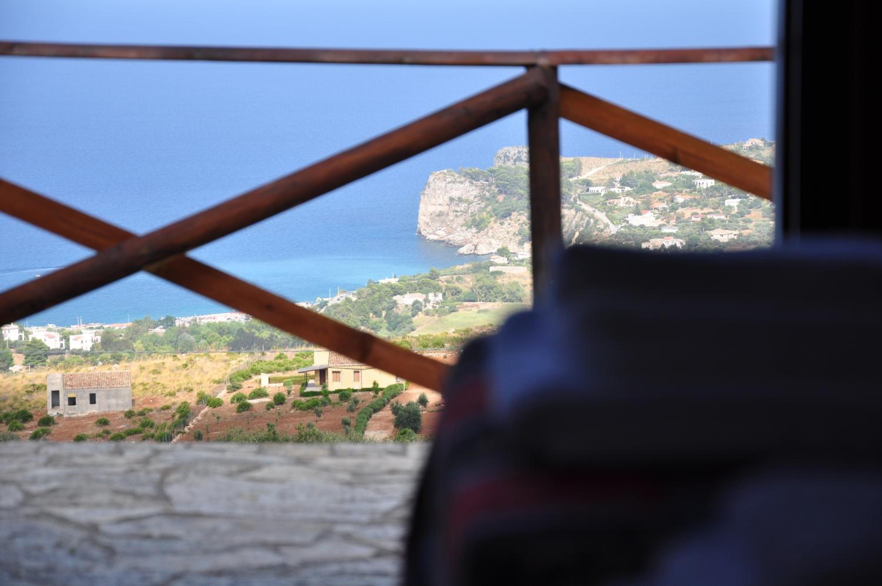 Double or Twin Room with Sea View photo 2