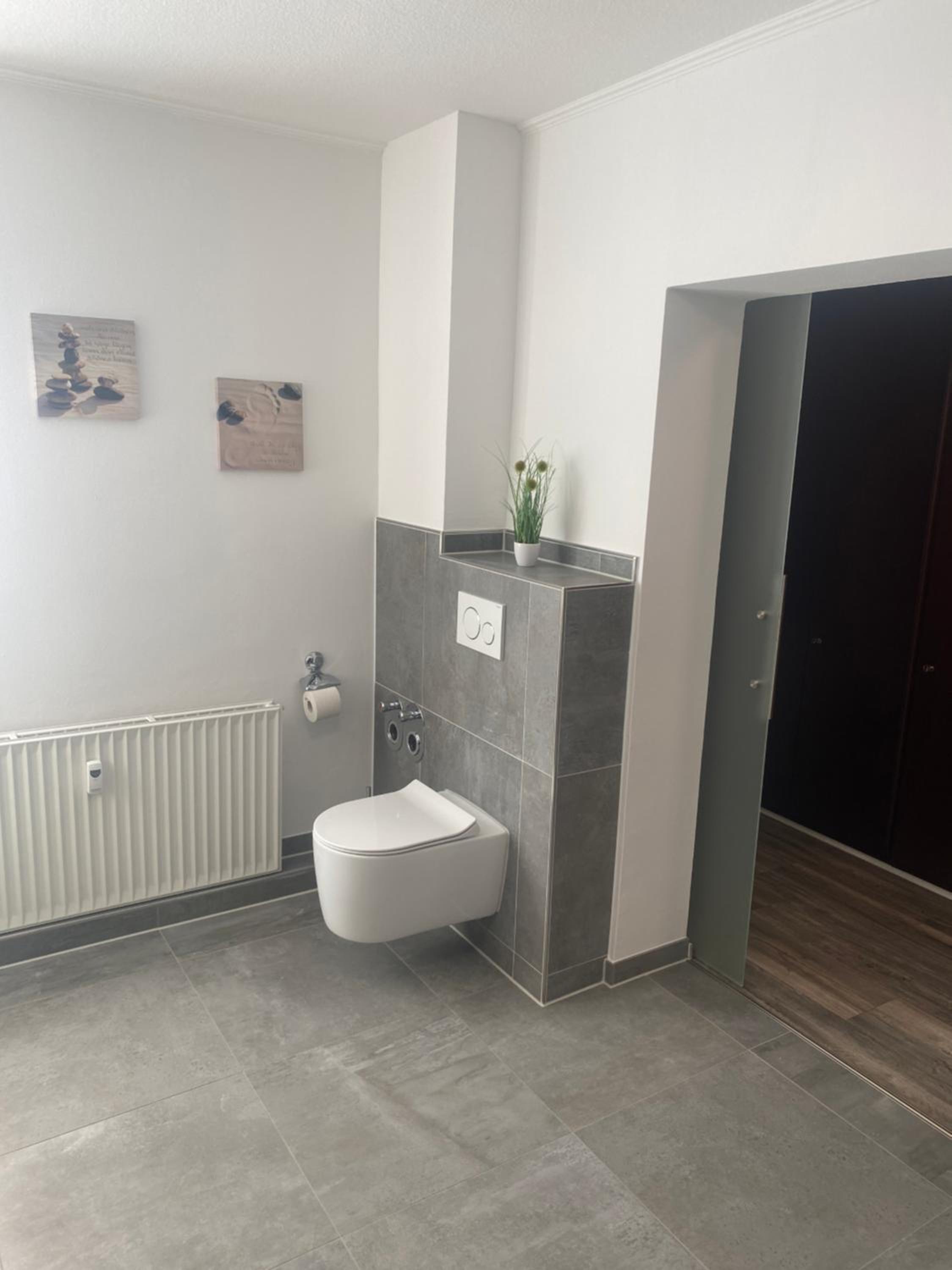 One-Bedroom Apartment - Photo 13