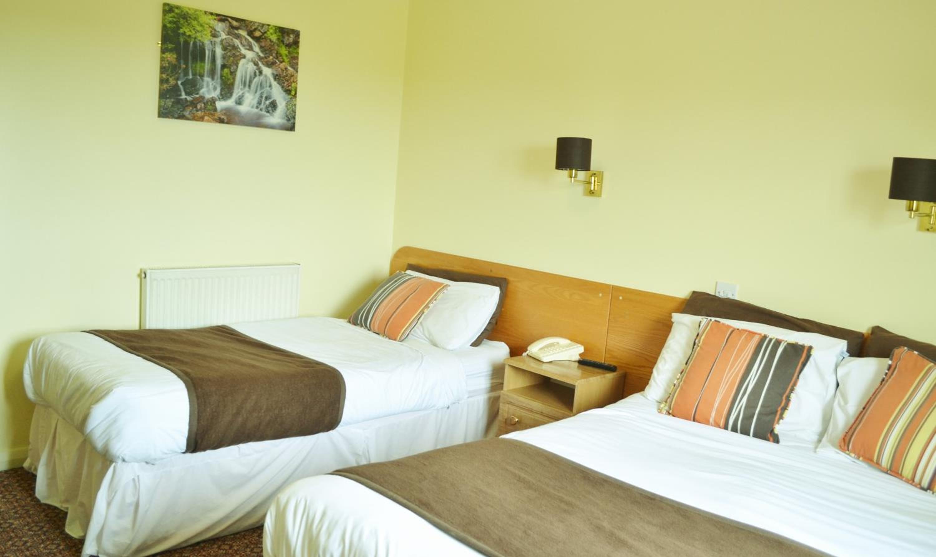 Standard Twin Room - Photo 3