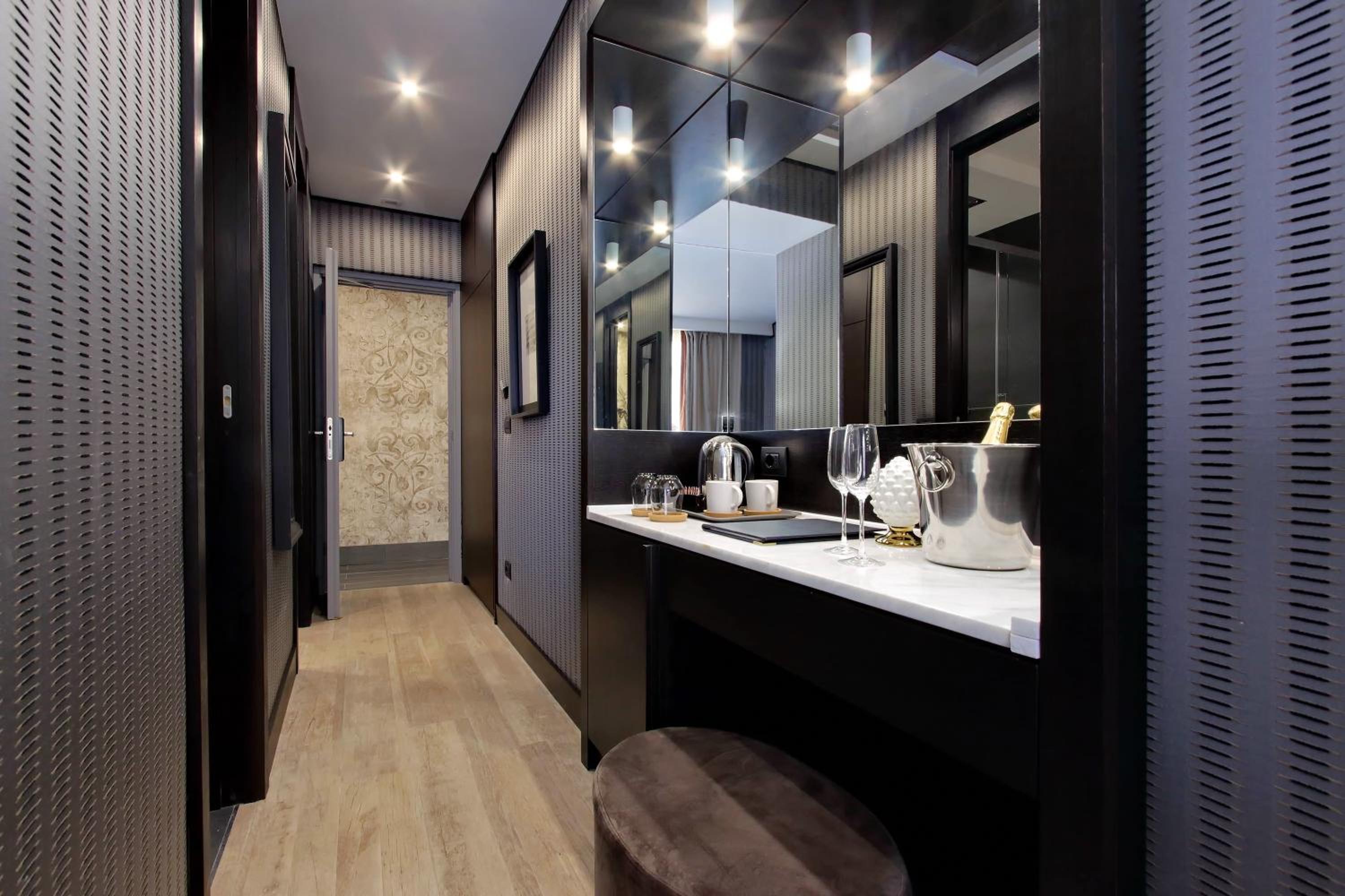 Deluxe Double or Twin Room with Balcony photo 1