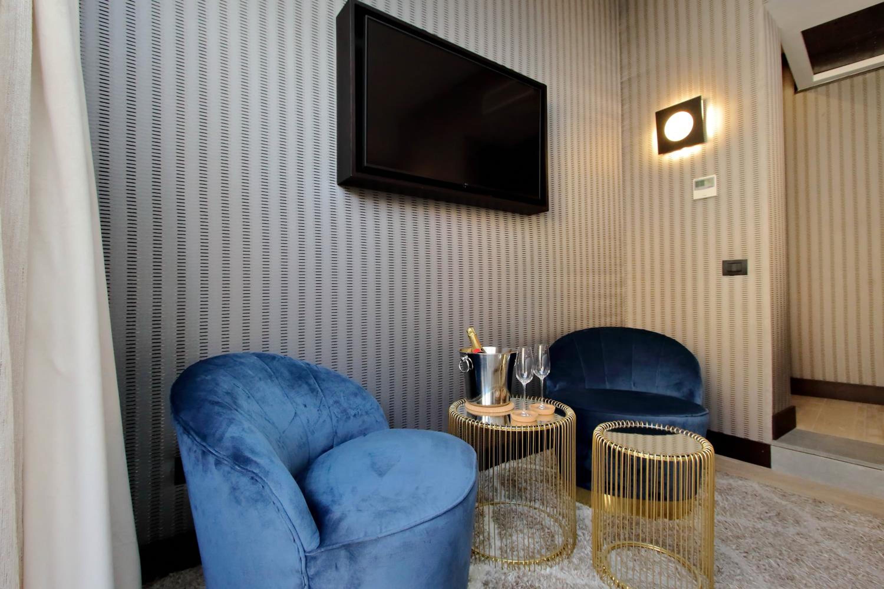 Deluxe Double or Twin Room with Balcony photo 2