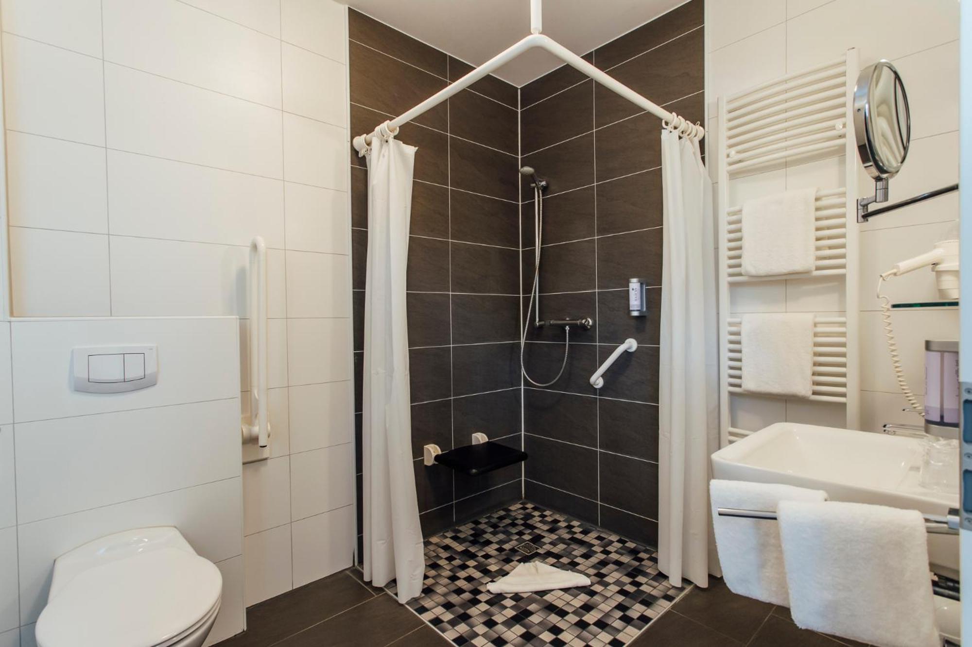 Double Room - Disability Access photo 2