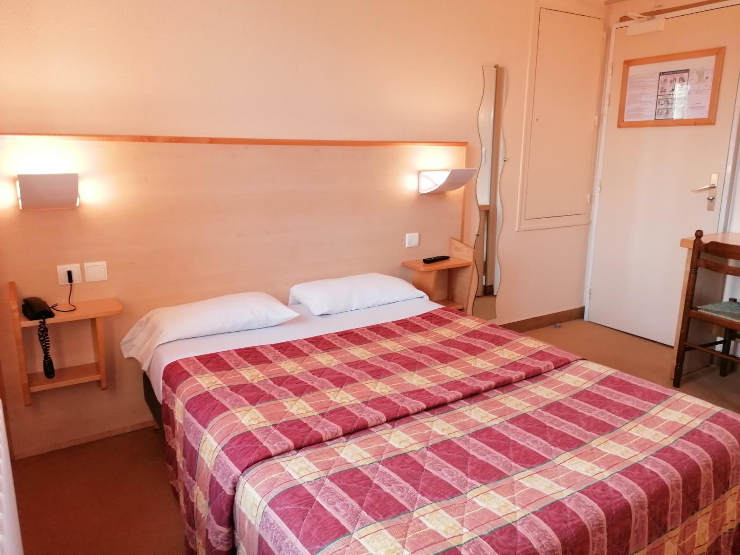 Standard Double Room photo 3