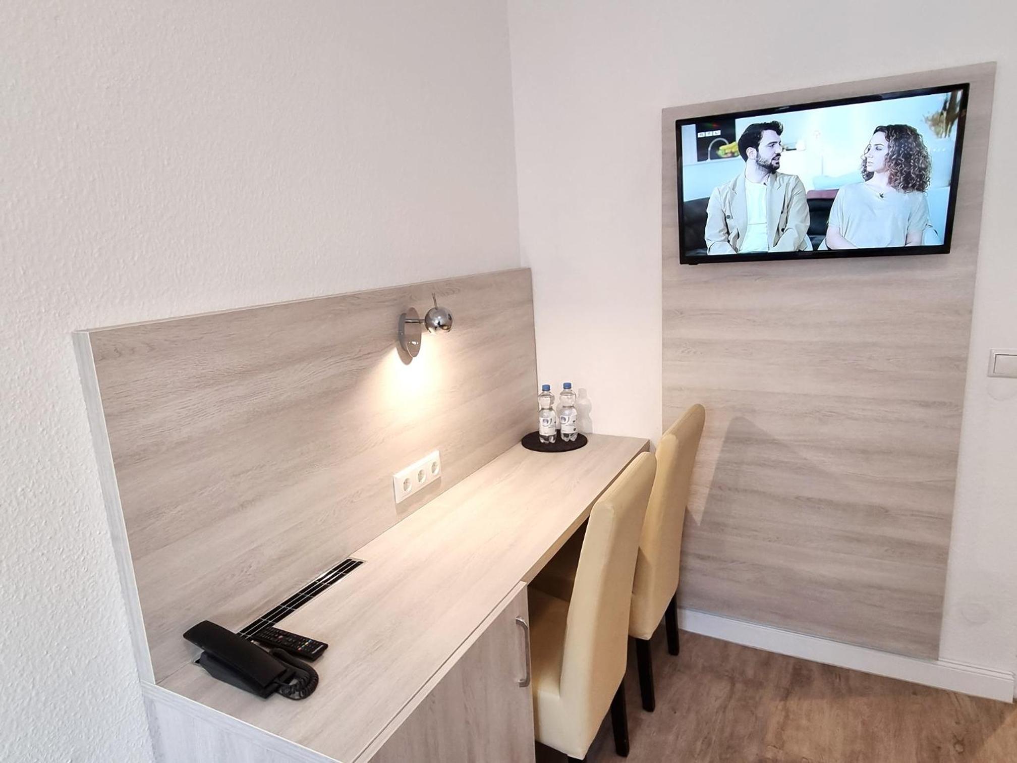 Twin Room with Shared Bathroom photo 2