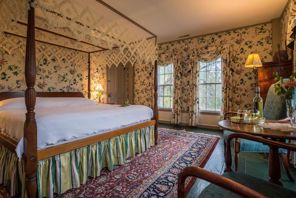 Two-Bedroom Suite - Photo 3