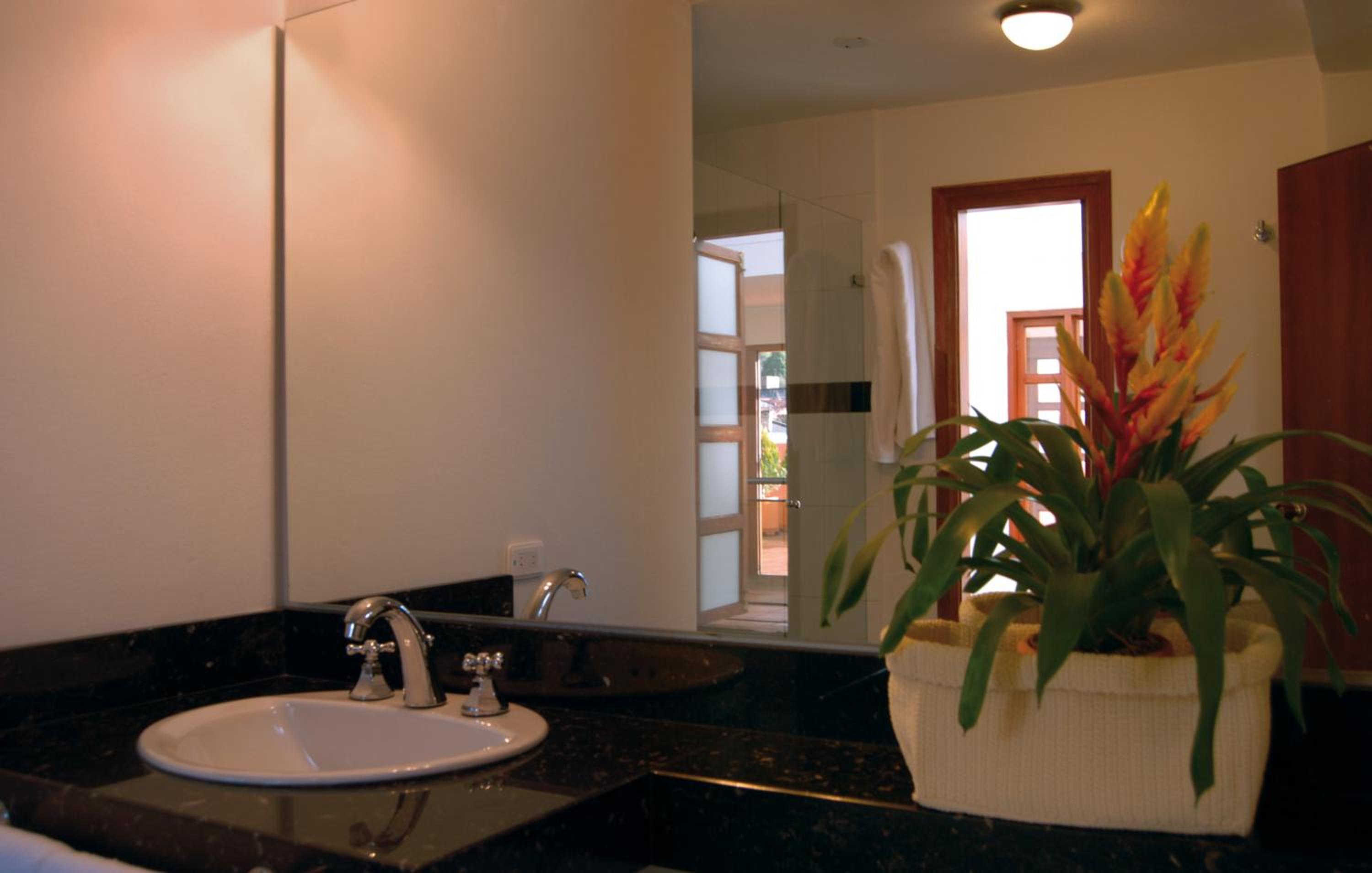 Junior Suite (2 Adults) - Photo 4