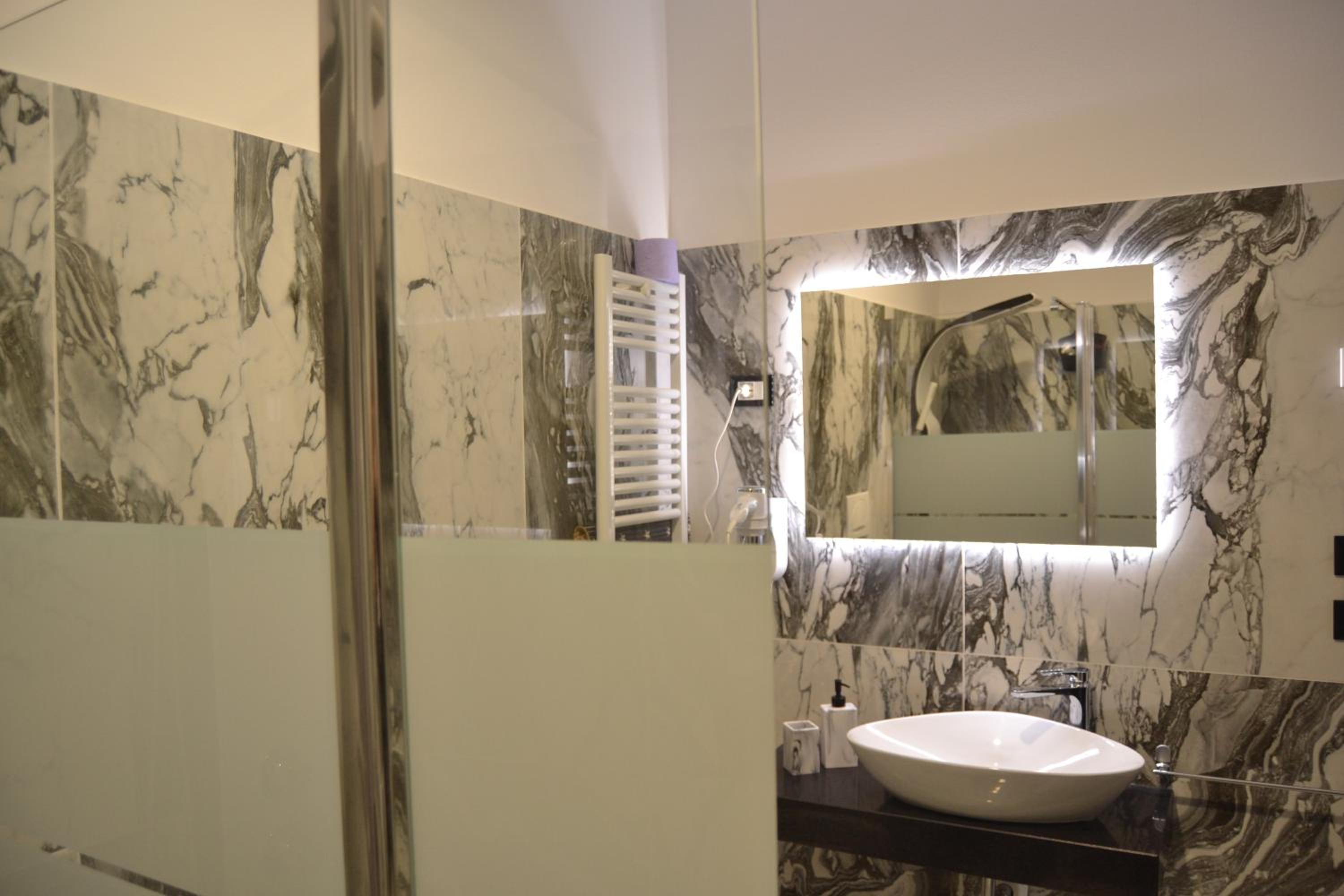 Triple Room with Private Bathroom - Photo 6