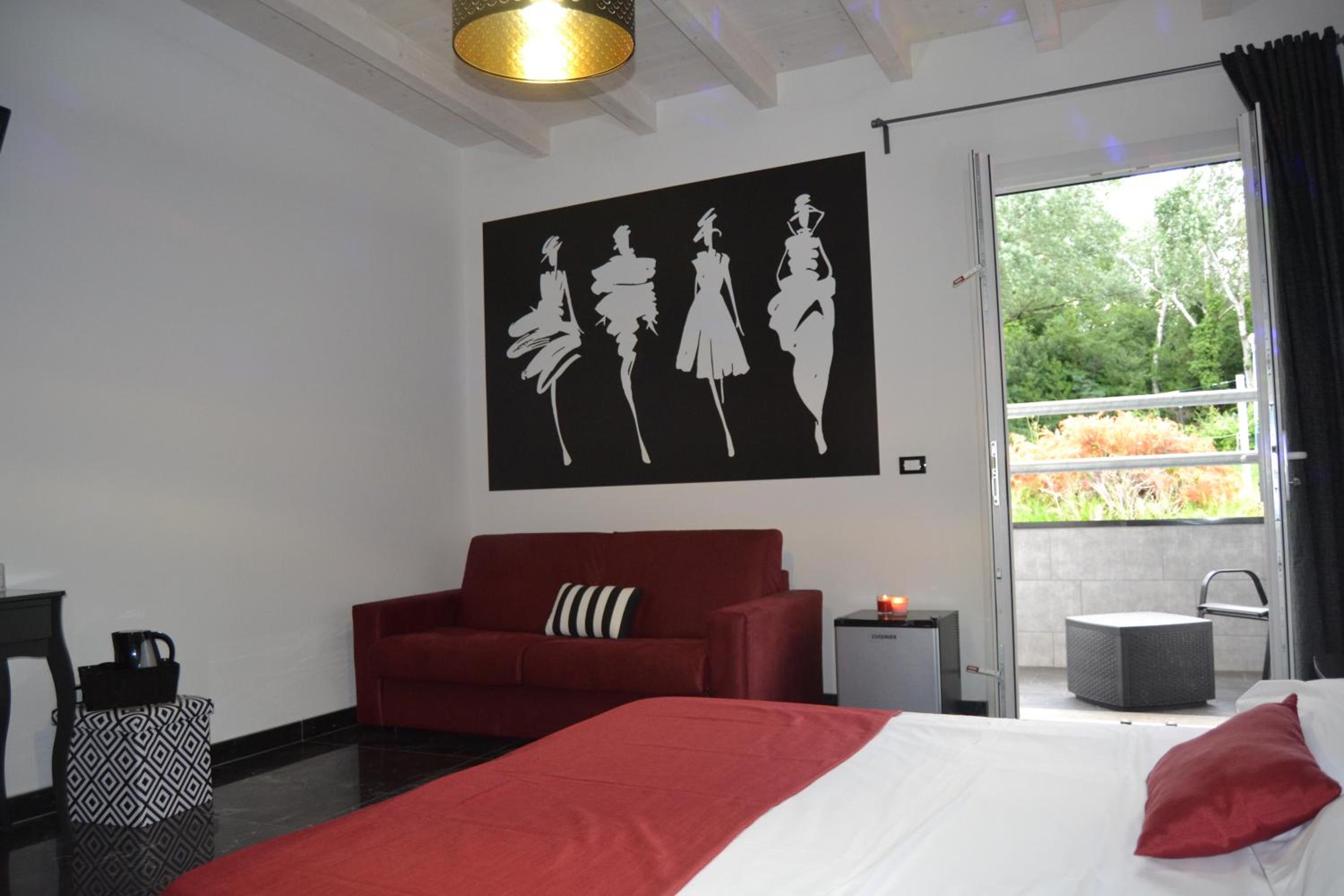 Quadruple Room with Garden View - Photo 5