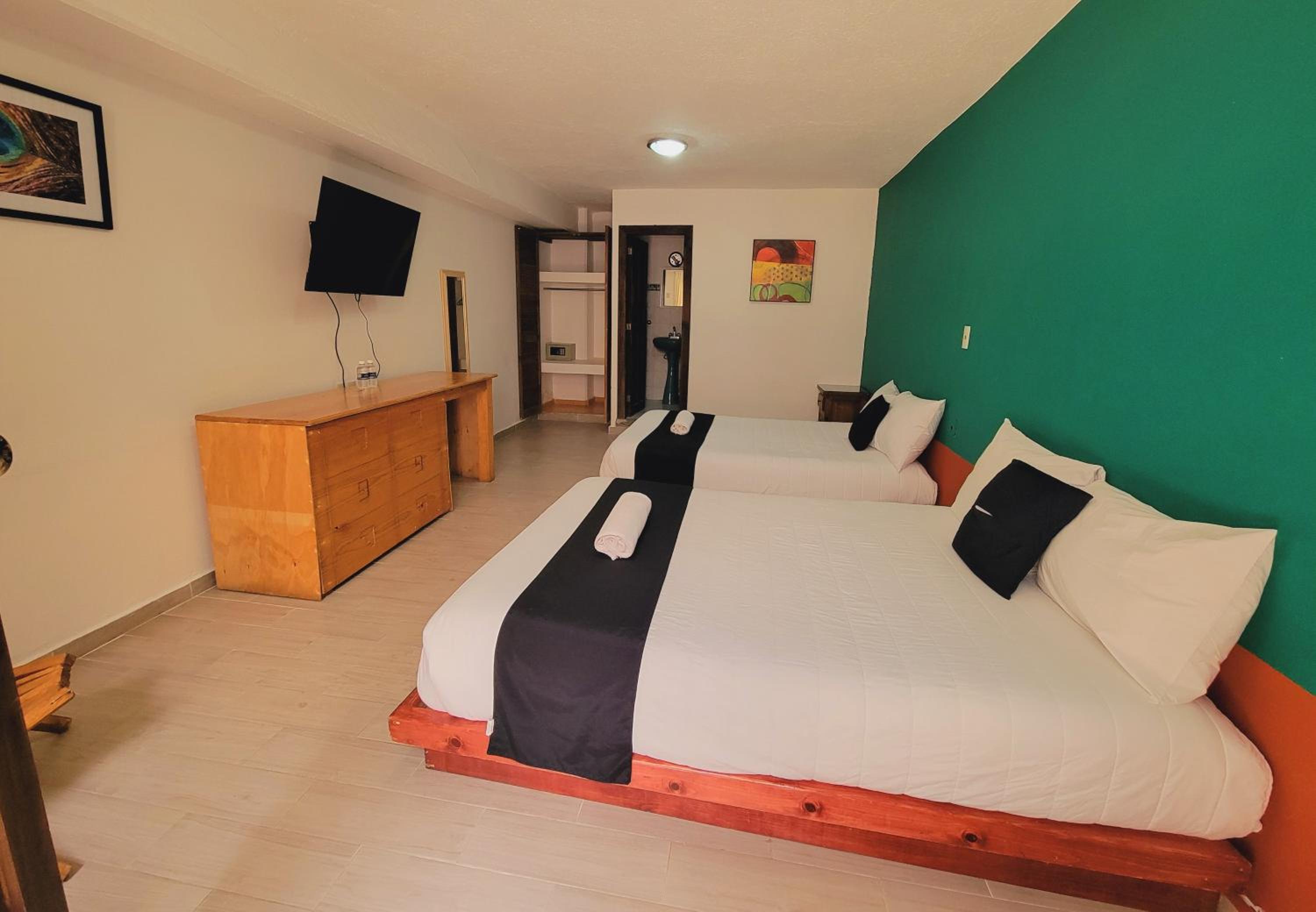 Double Room with Two Double Beds photo 1