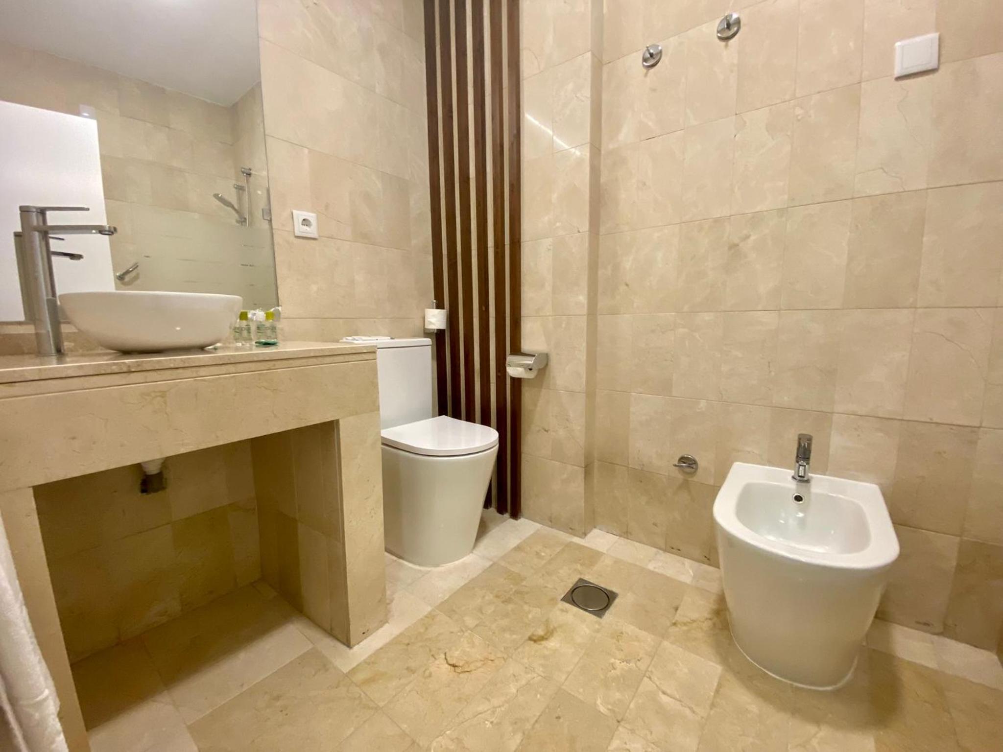 Double or Twin Room - Photo 10