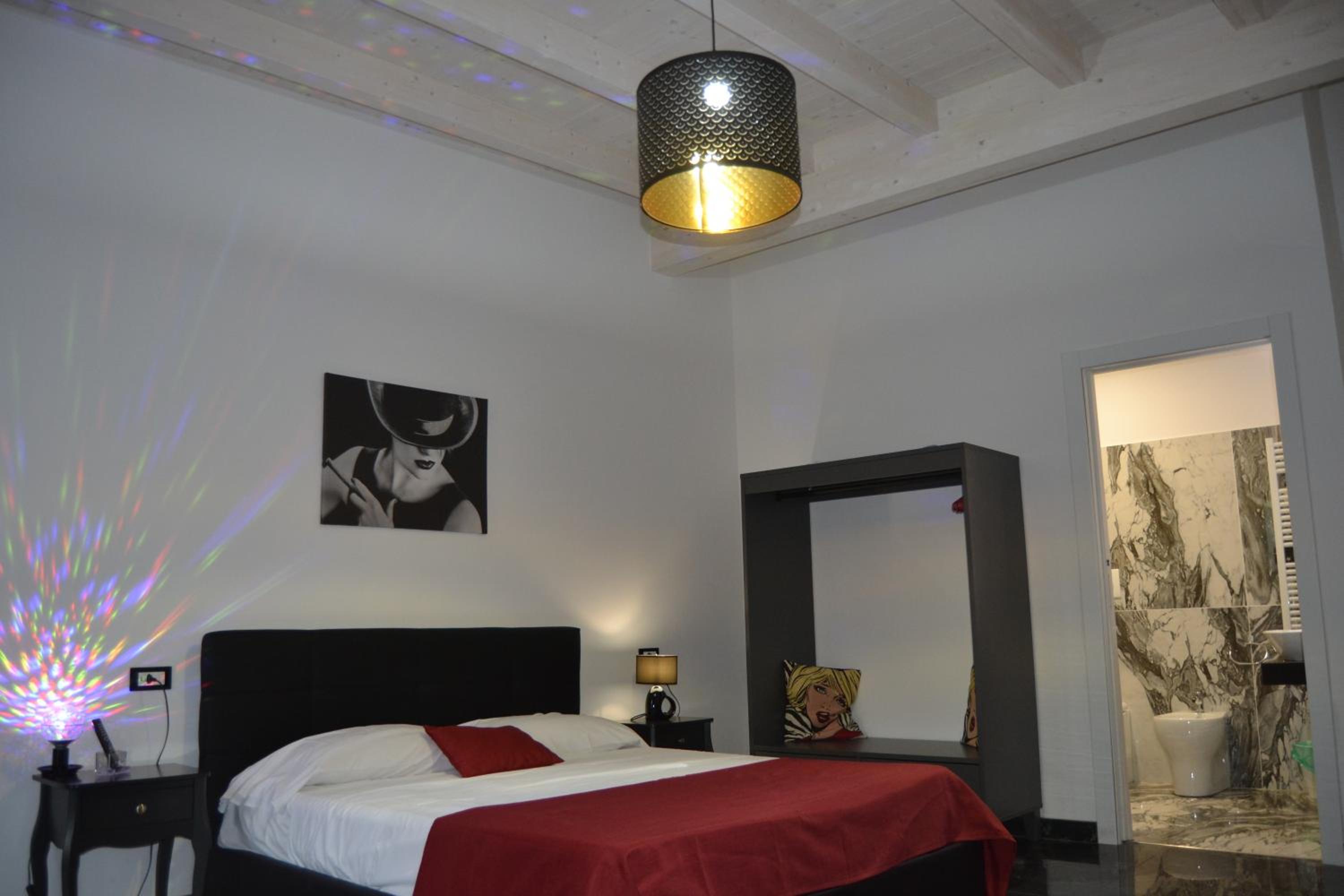 Quadruple Room with Garden View - Photo 4