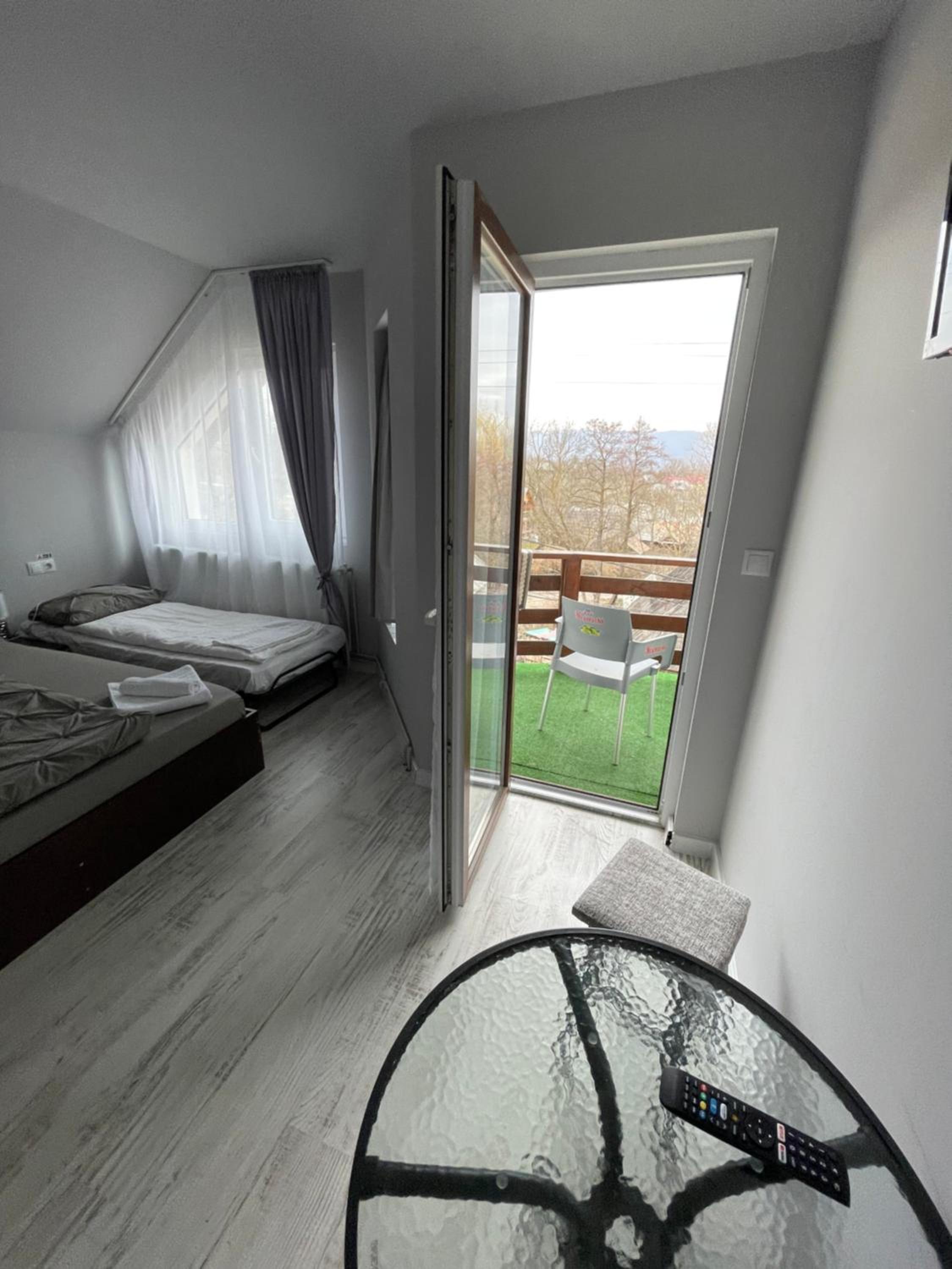 Triple Room with Balcony - Photo 2