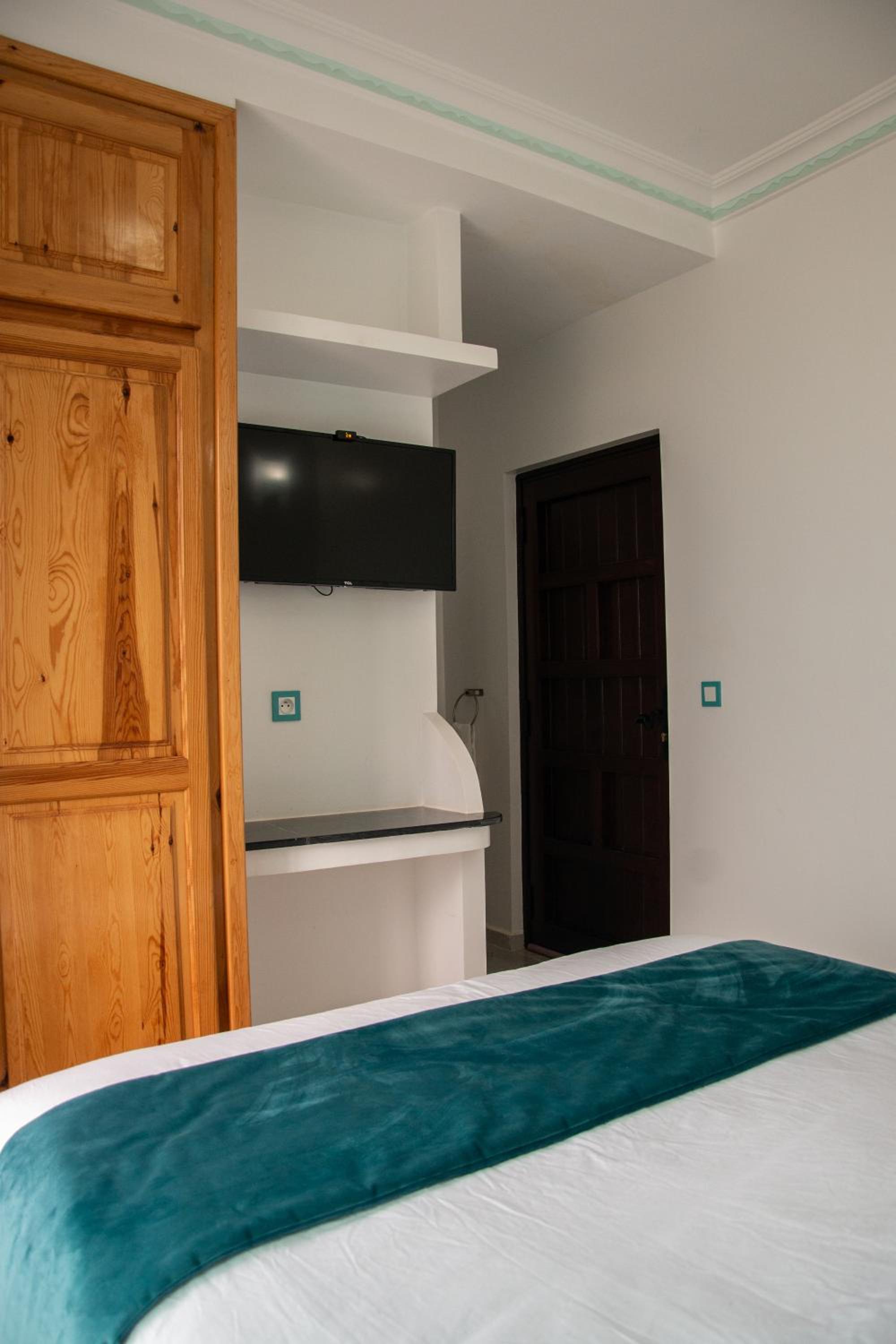 Double Room with Sea View - Photo 12
