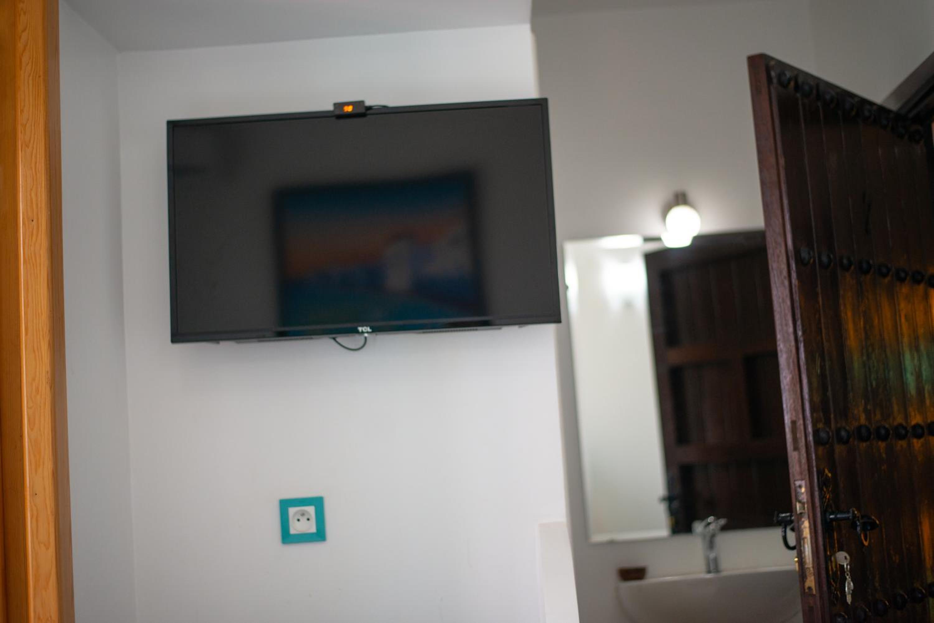 Double Room with Sea View - Photo 14