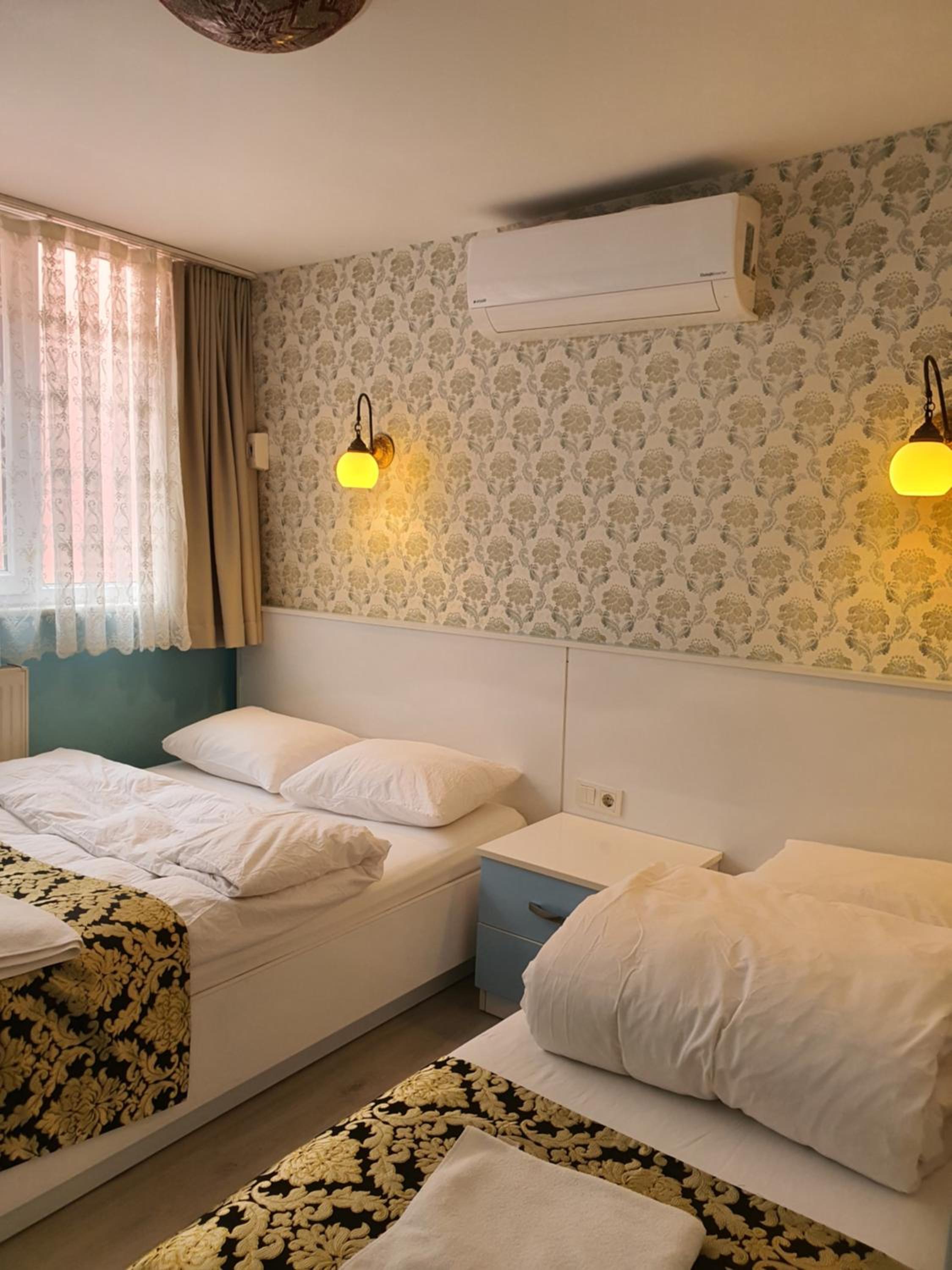 Large Twin Room photo 3