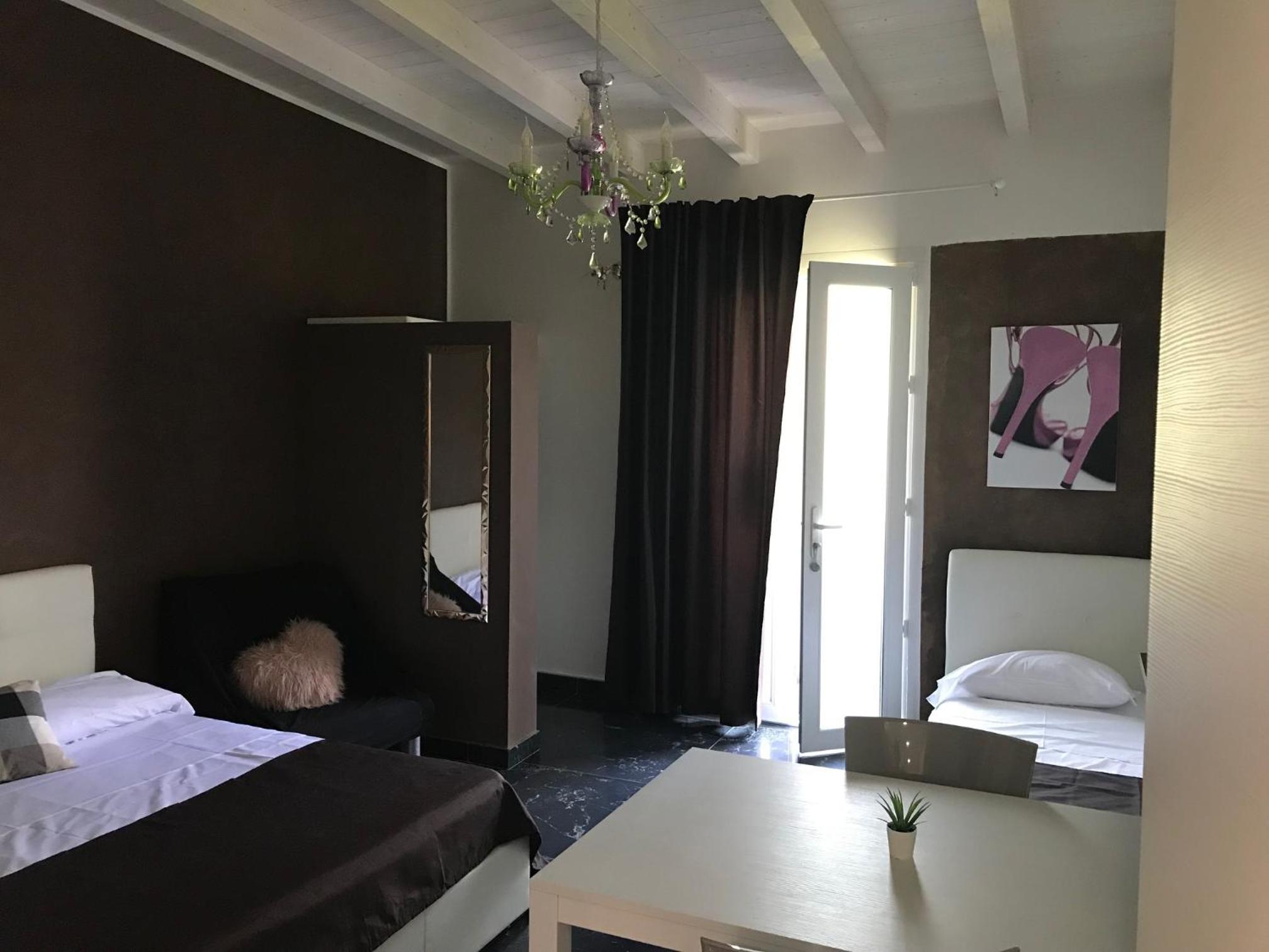 Triple Room with Private Bathroom - Photo 4