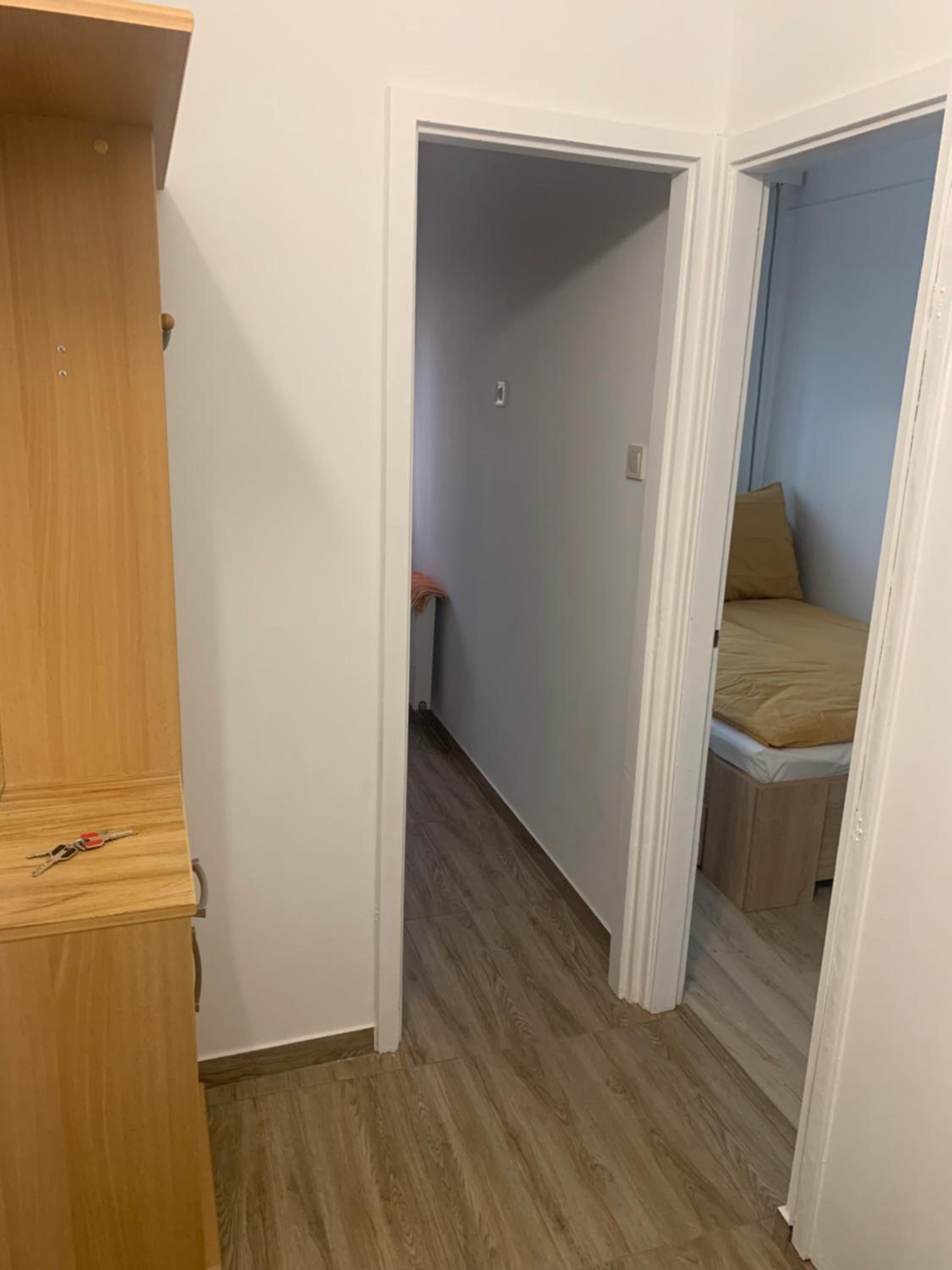 One-Bedroom Apartment - Photo 12
