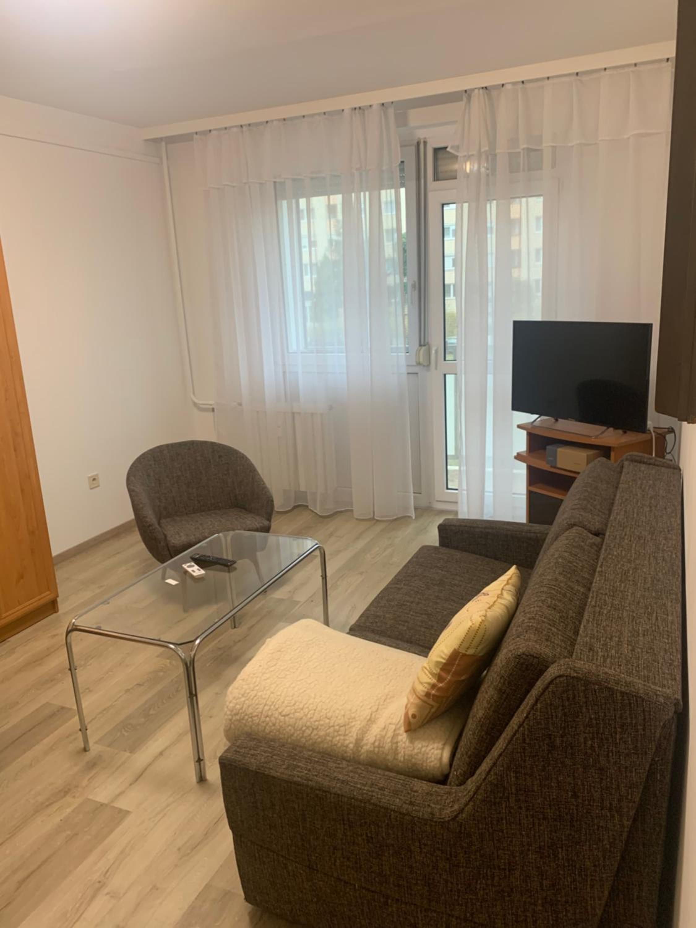 One-Bedroom Apartment - Photo 6