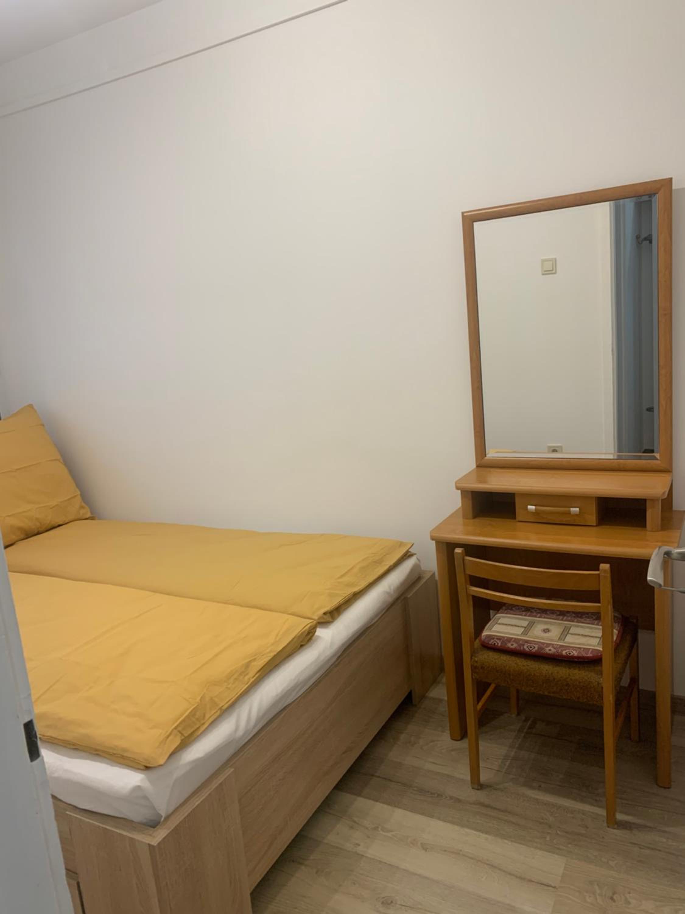 One-Bedroom Apartment - Photo 7